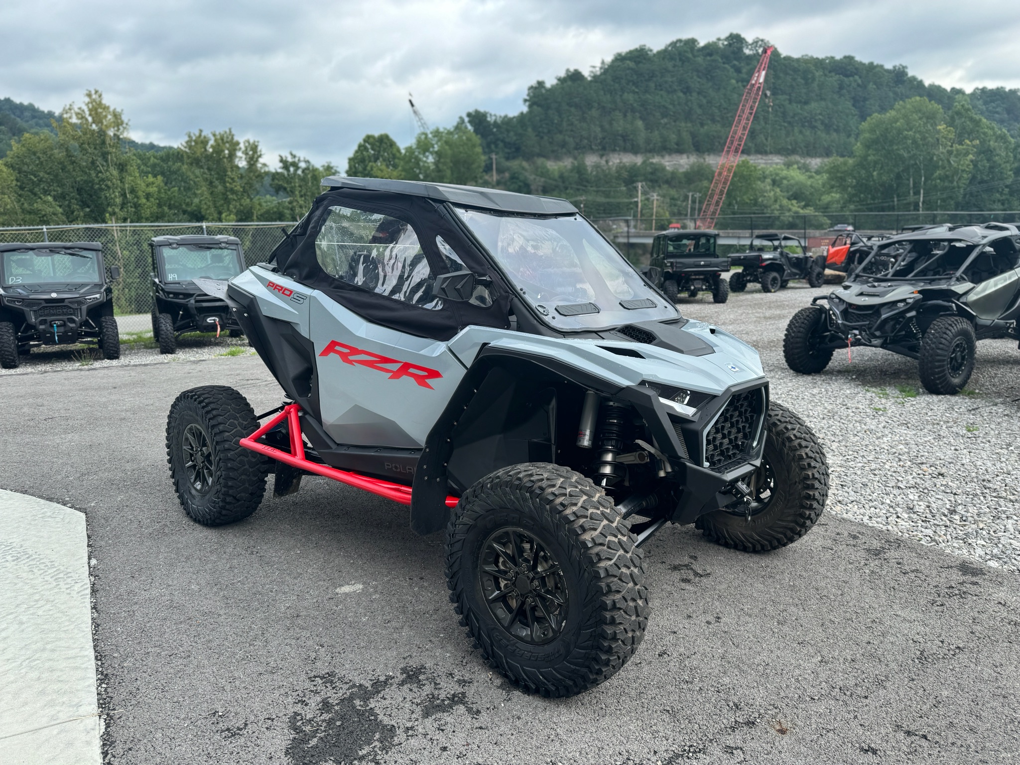 2025 Polaris RZR photo 2