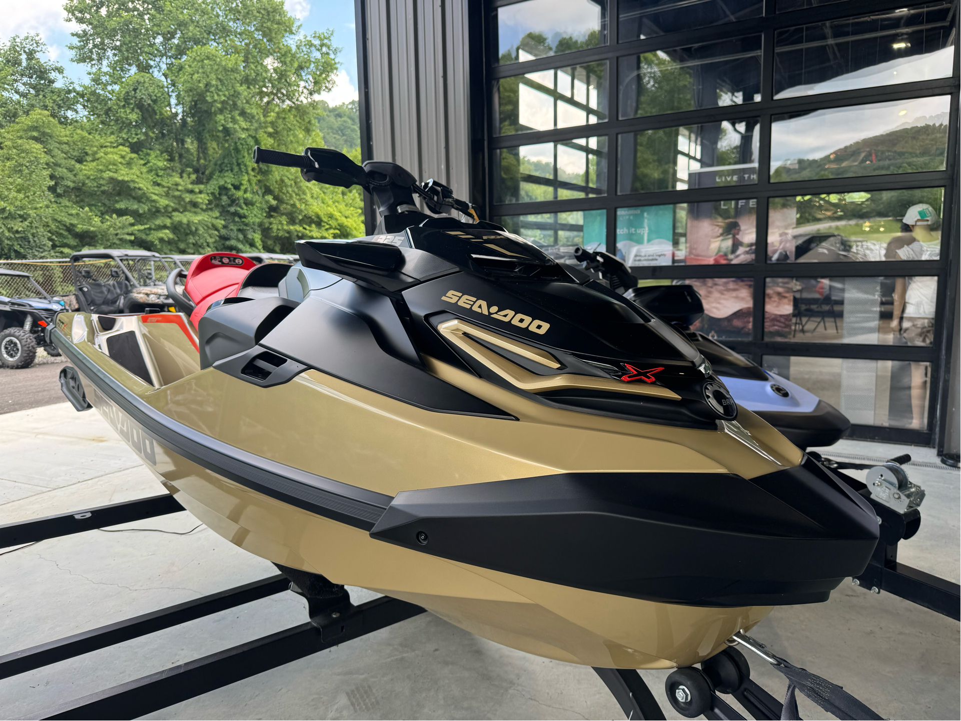 2025 Sea-Doo RXT-X 325 + Tech Package 2
