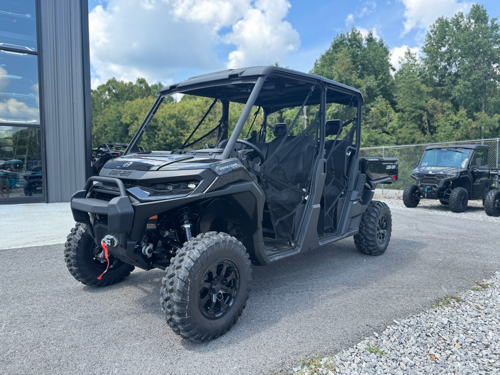 2026 Can-Am™ Defender MAX XT HD11 with 10.25 in. touchscreen di 1