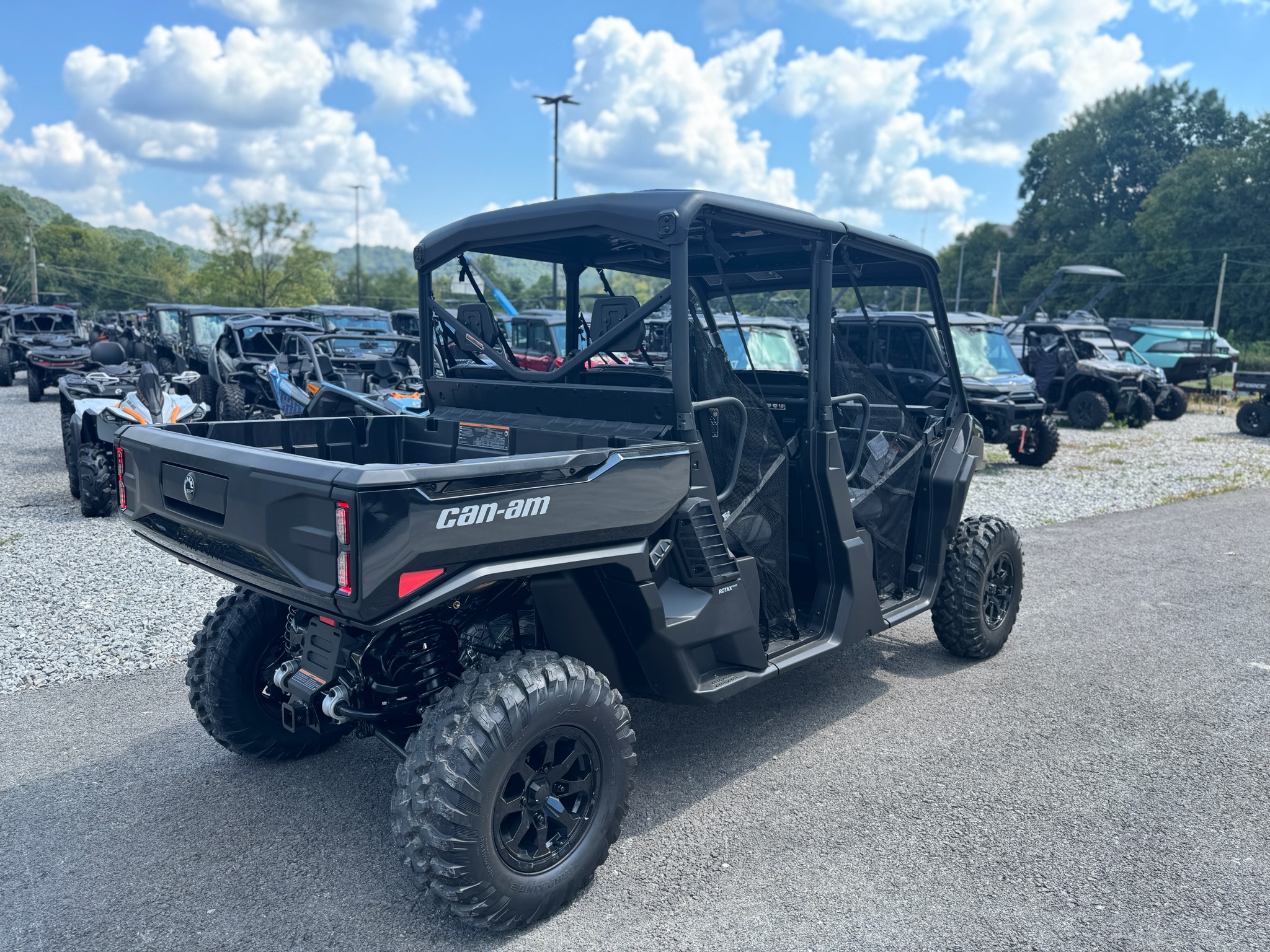 2026 Can-Am™ Defender MAX XT HD11 with 10.25 in. touchscreen di 7