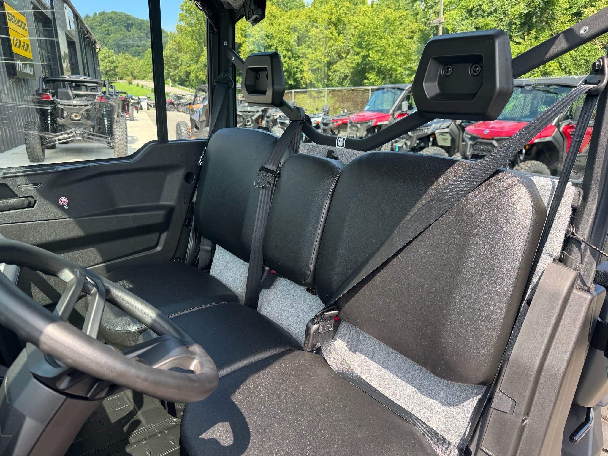 2026 Can-Am™ Defender DPS CAB 9
