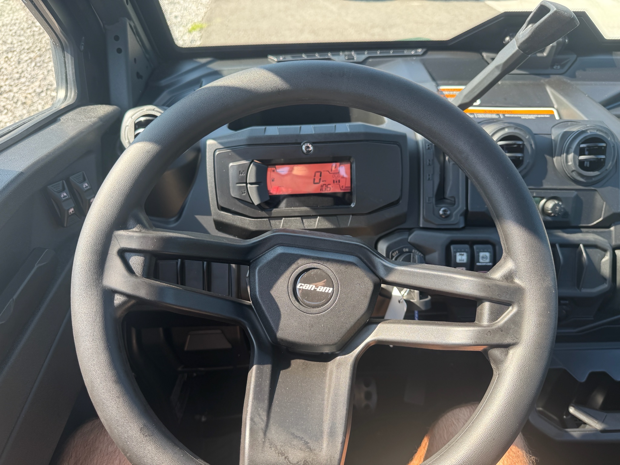2026 Can-Am™ Defender DPS CAB HD10 8