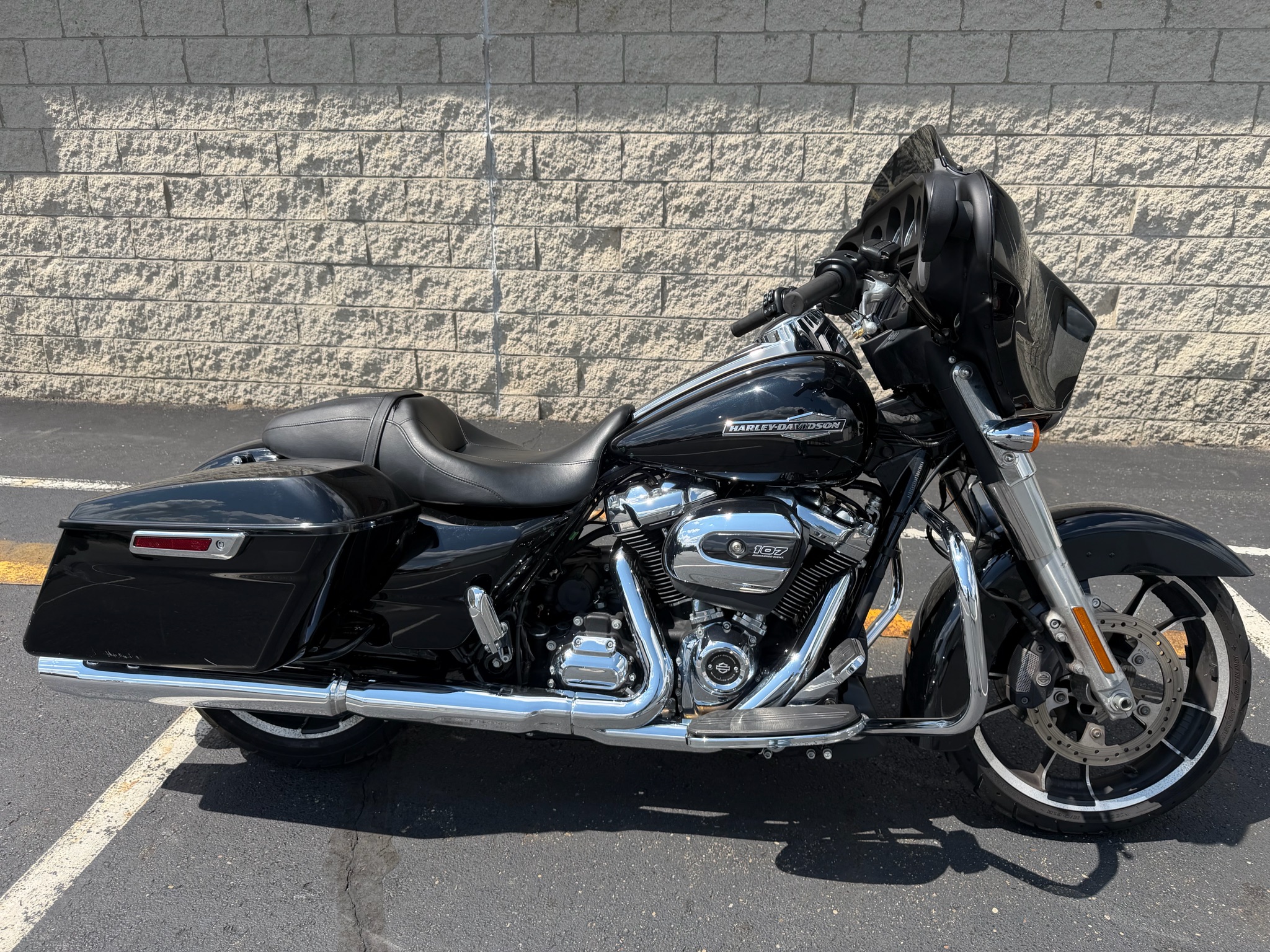 2022 Harley-Davidson Street Glide® 1