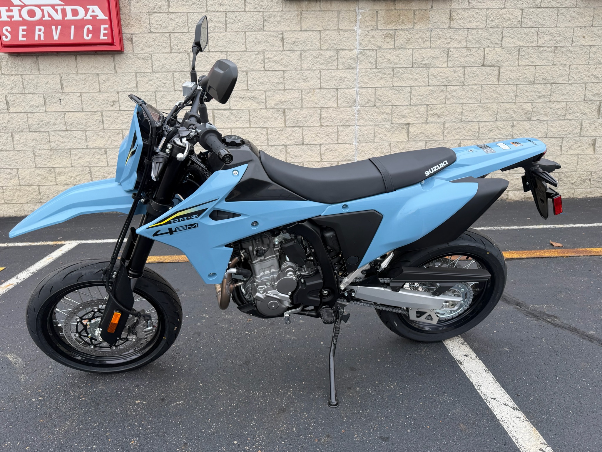 2025 Suzuki DR-Z4SM 9