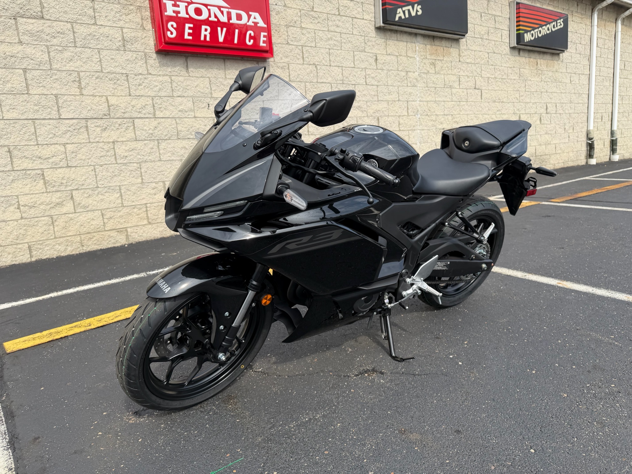 2026 Yamaha YZF-R3 11