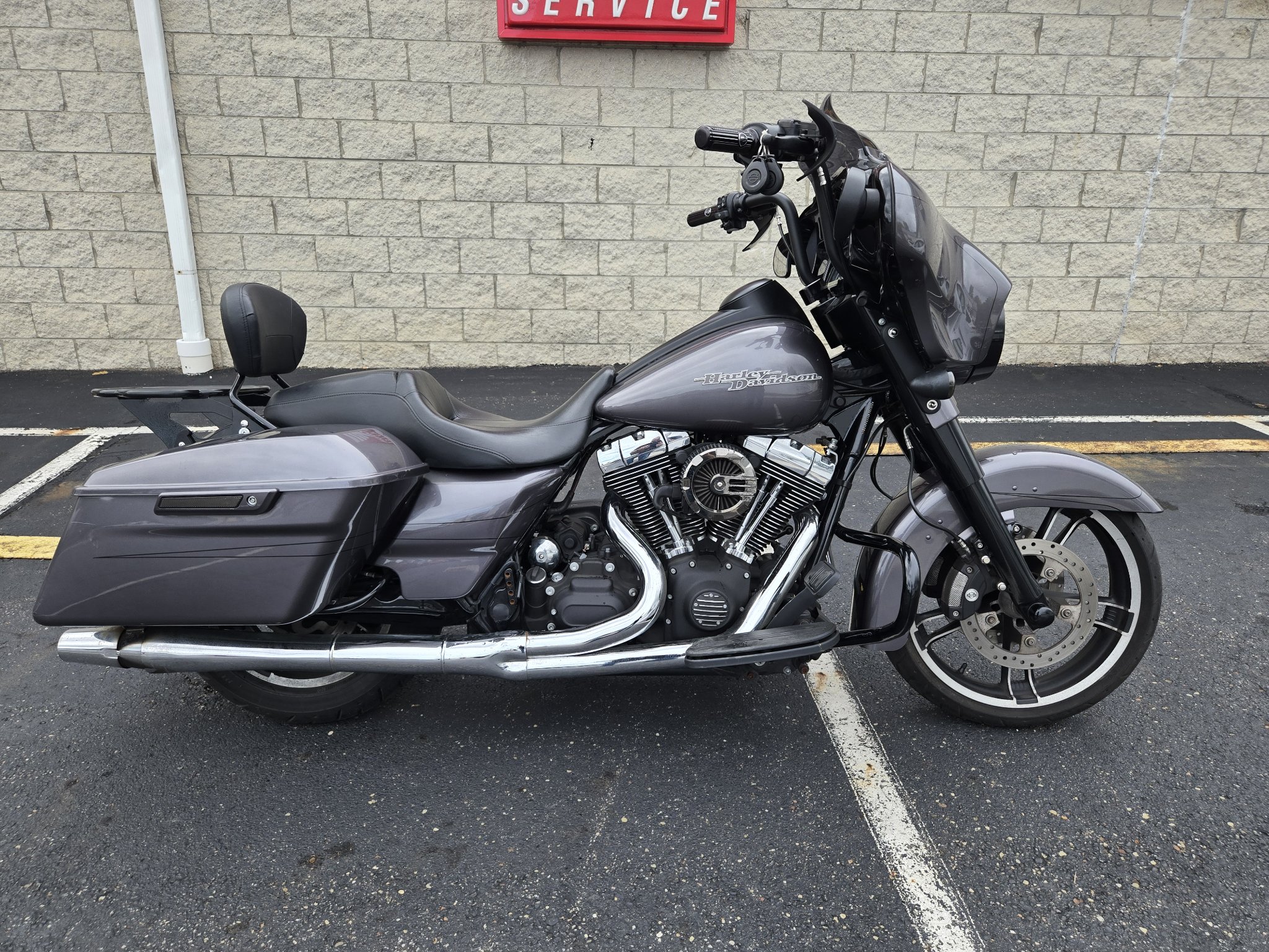 2014 Harley-Davidson Street Glide® Special 1