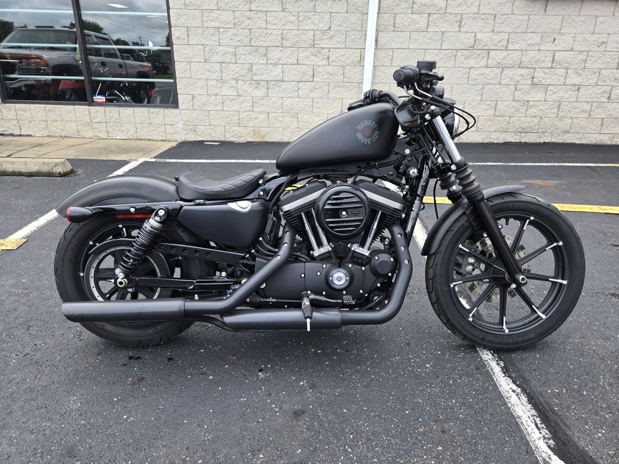 2022 Harley-Davidson Iron 883 1