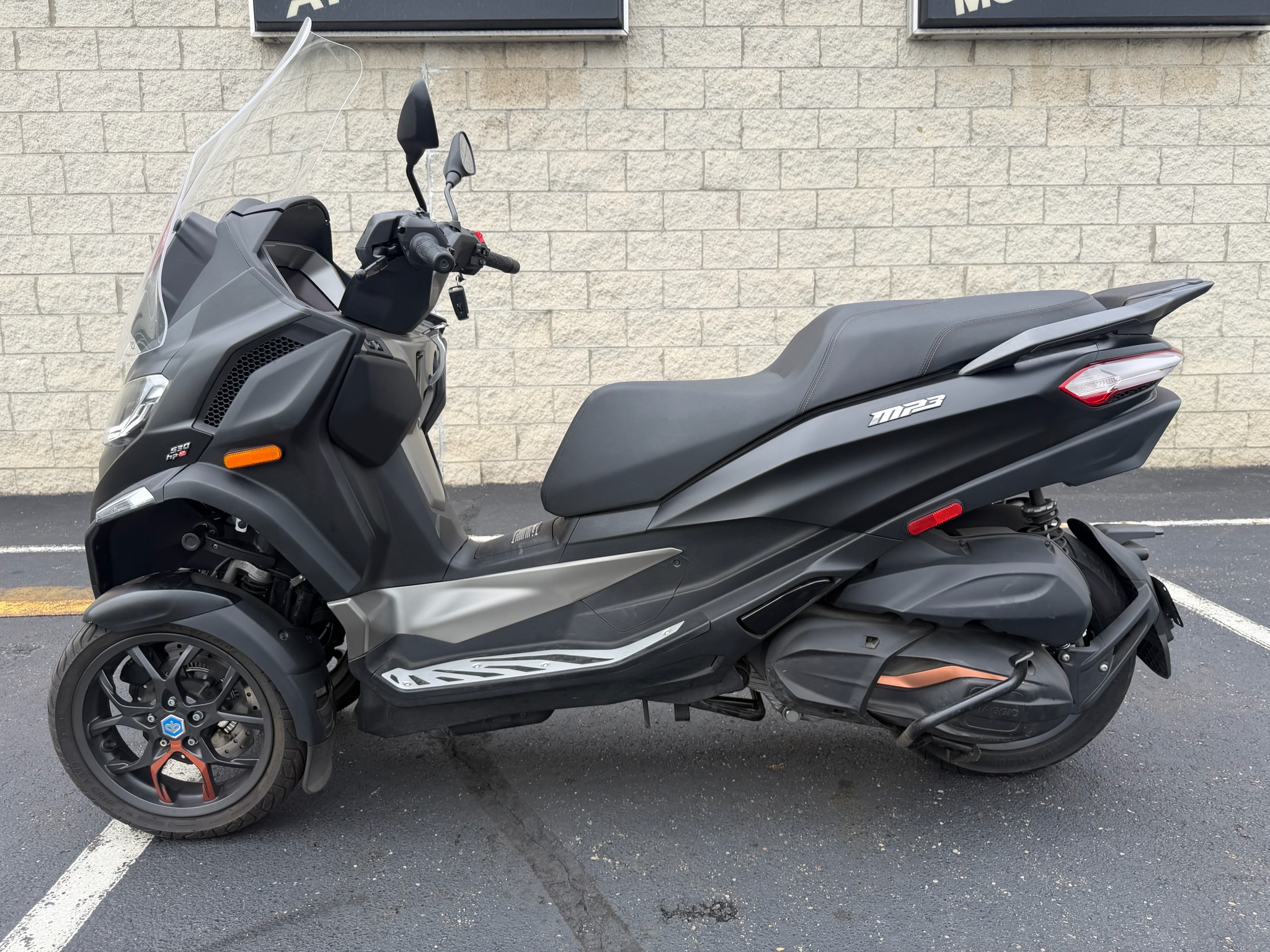 2023 Piaggio MP3 530 Exclusive 3