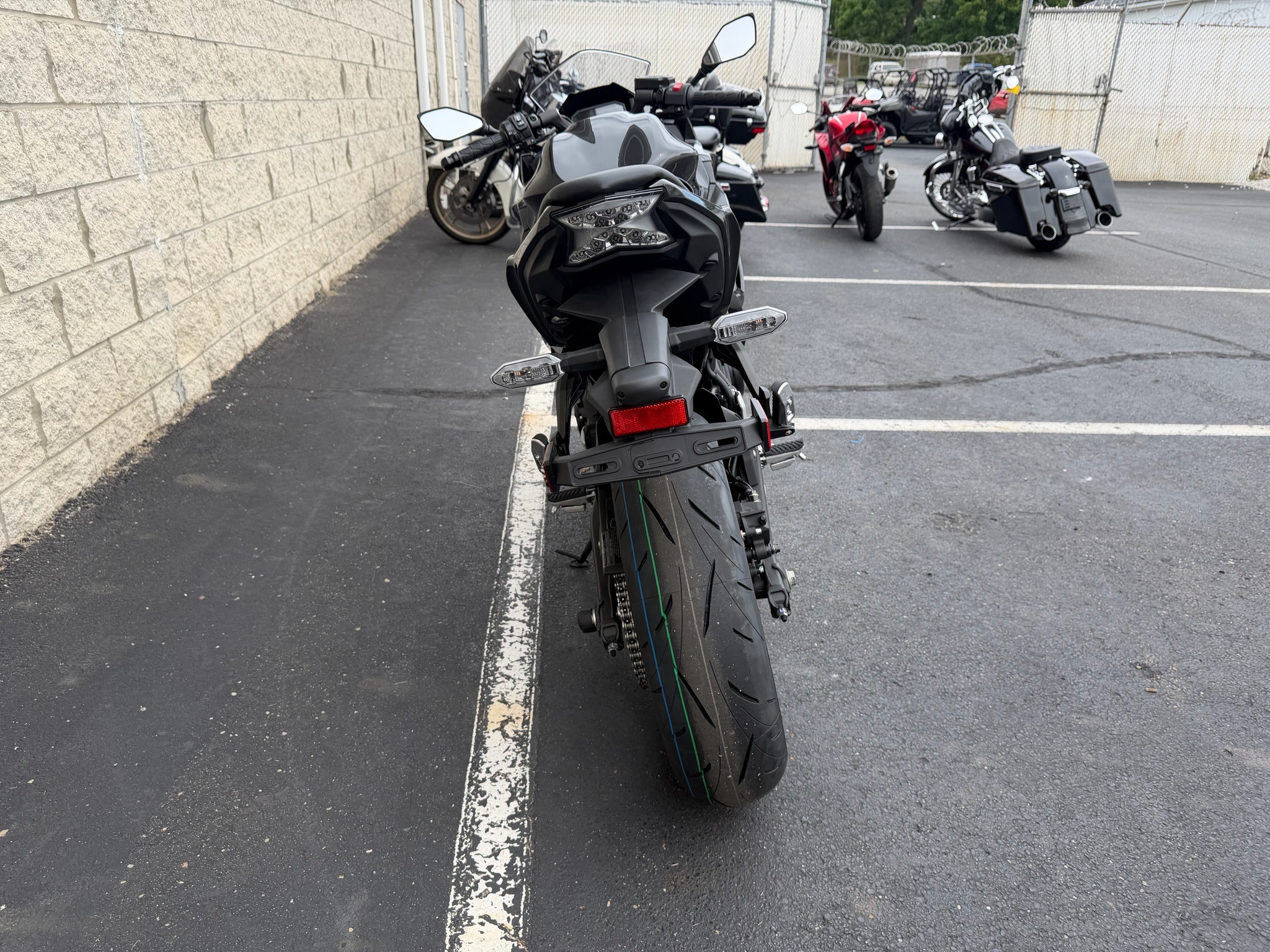 2026 Kawasaki Ninja® 650 10