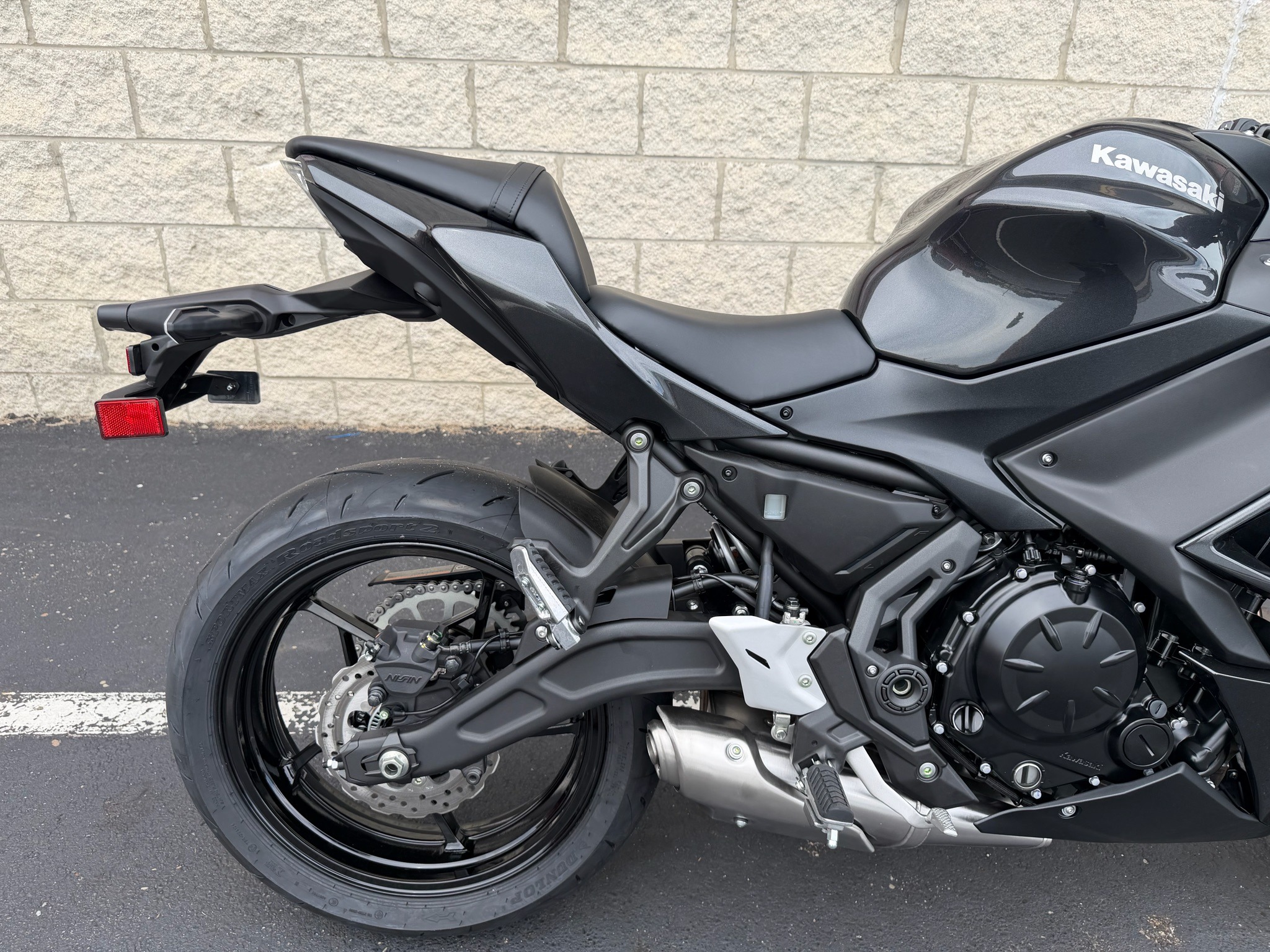 2026 Kawasaki Ninja® 650 11