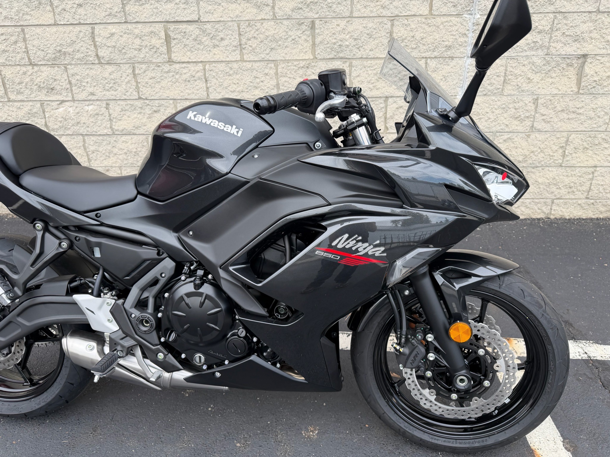 2026 Kawasaki Ninja® 650 12