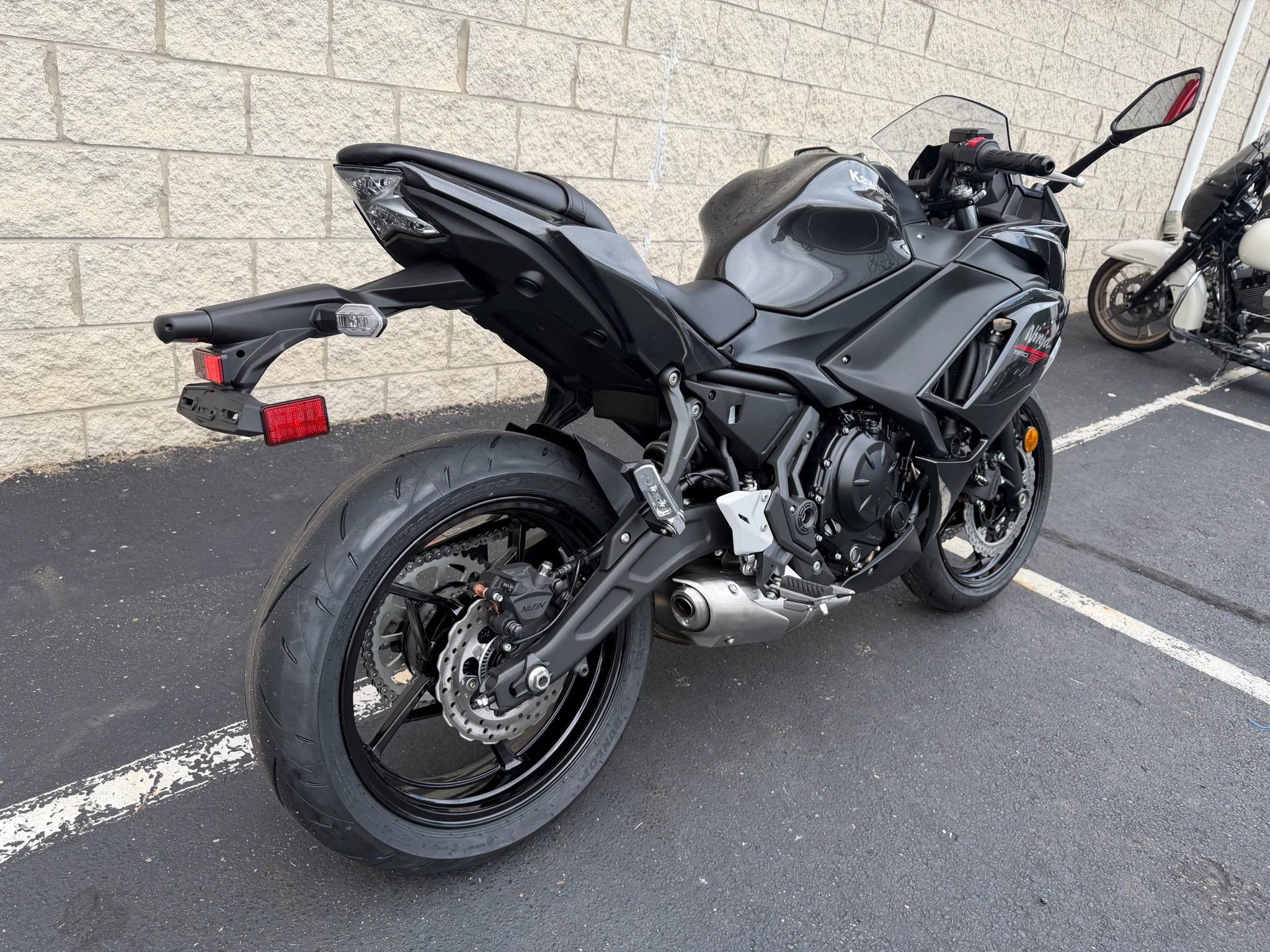 2026 Kawasaki Ninja® 650 3