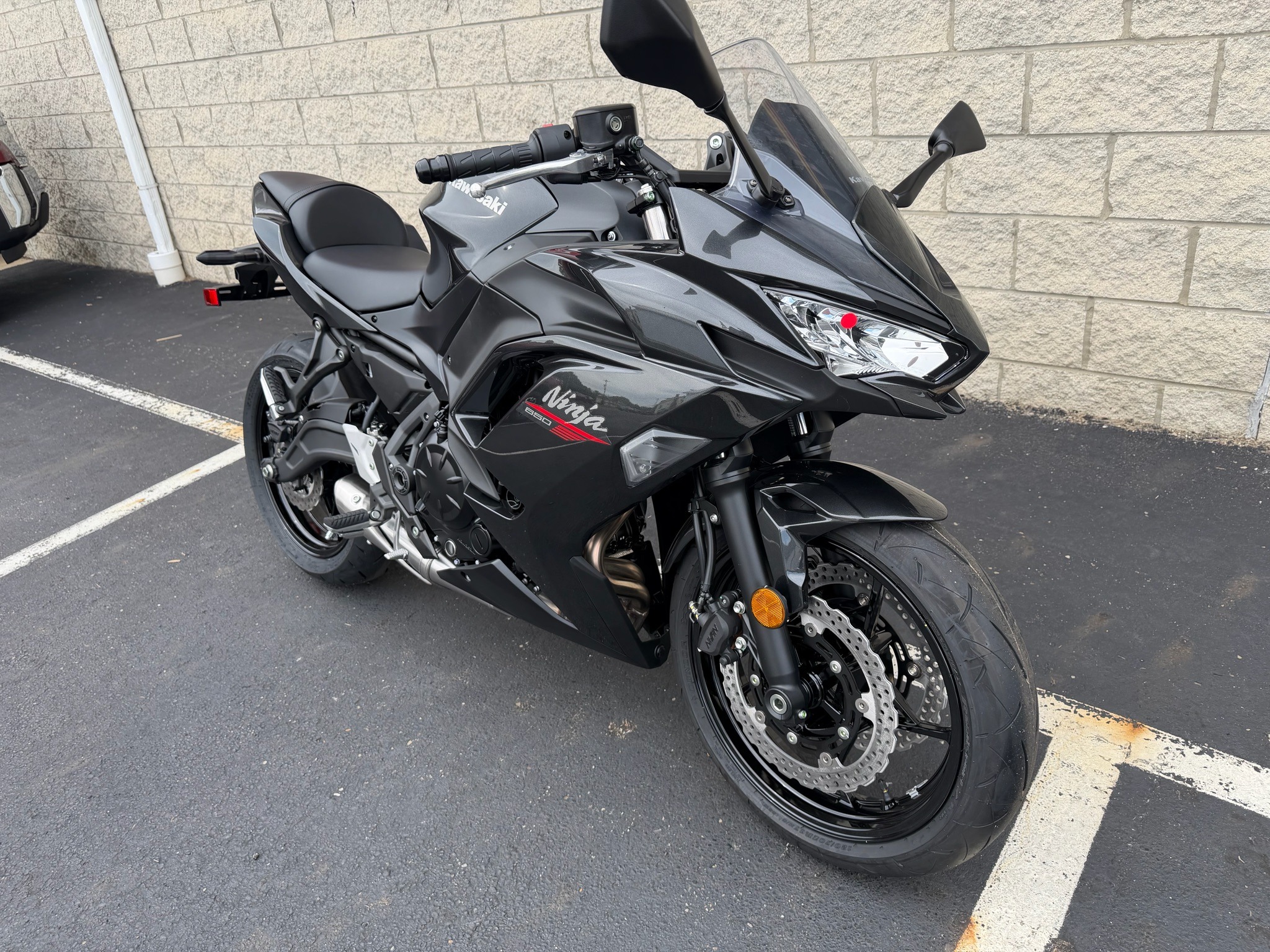2026 Kawasaki Ninja® 650 2