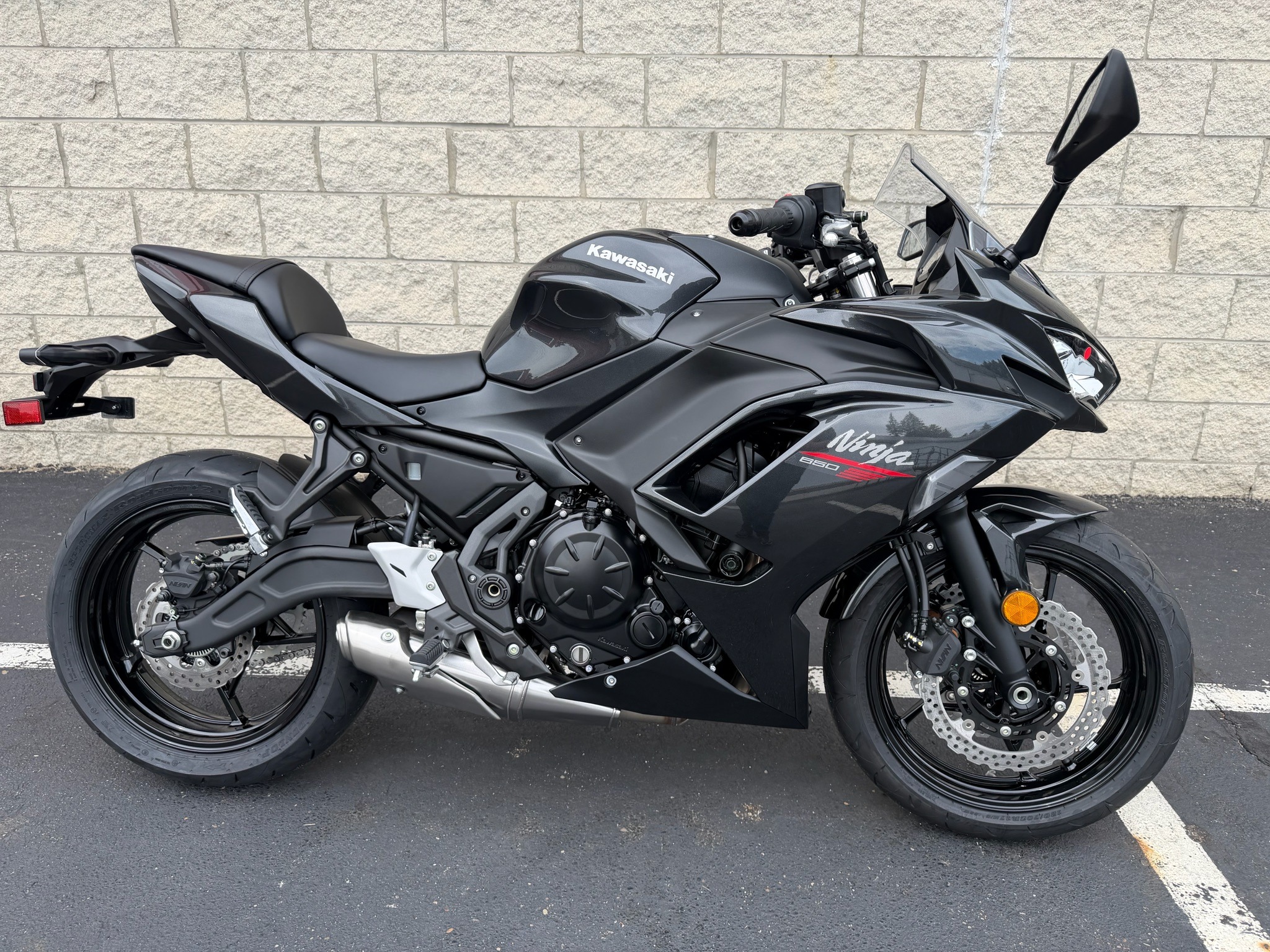 2026 Kawasaki Ninja® 650 1
