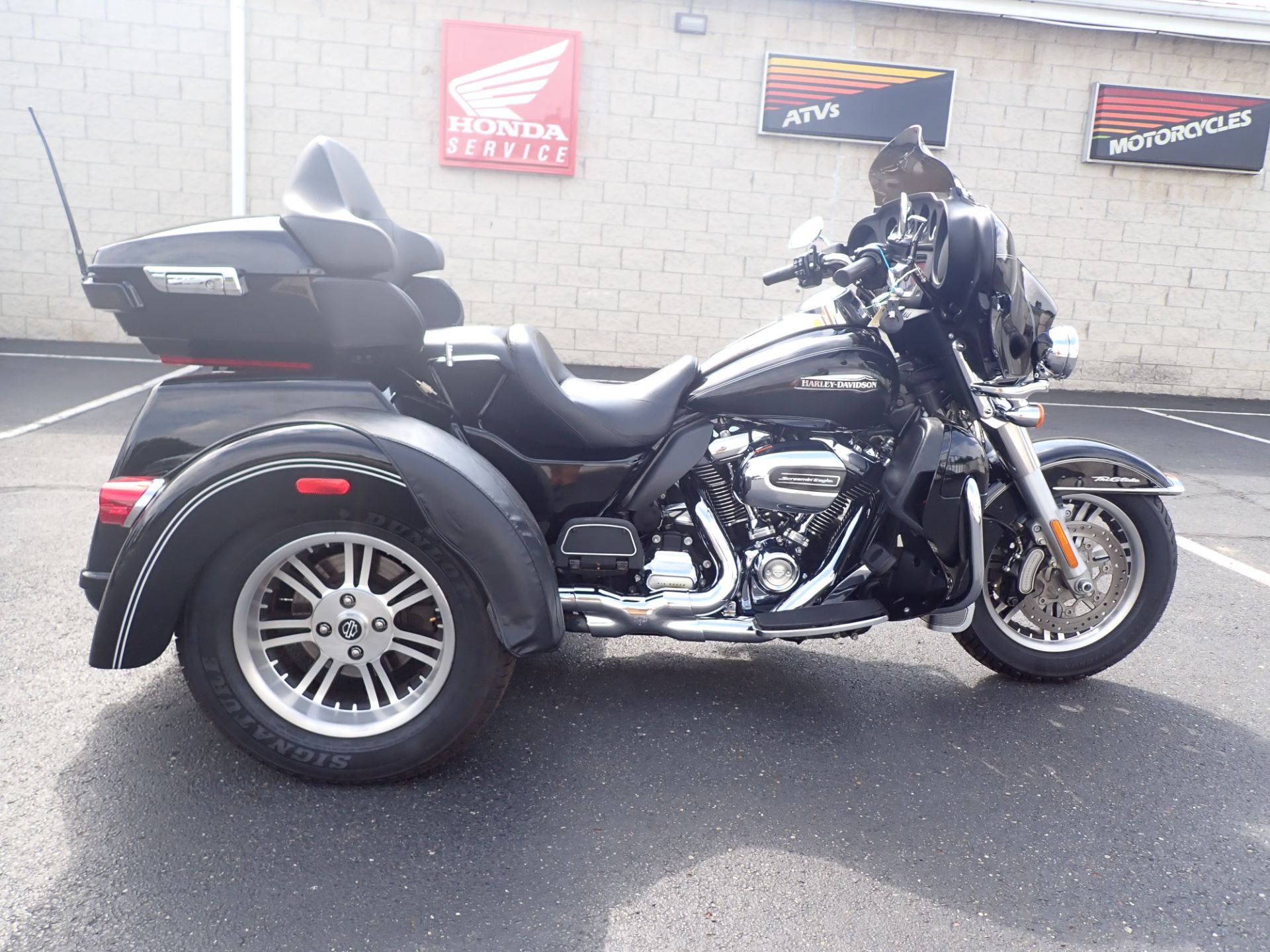 2017 Tri Glide® Ultra
