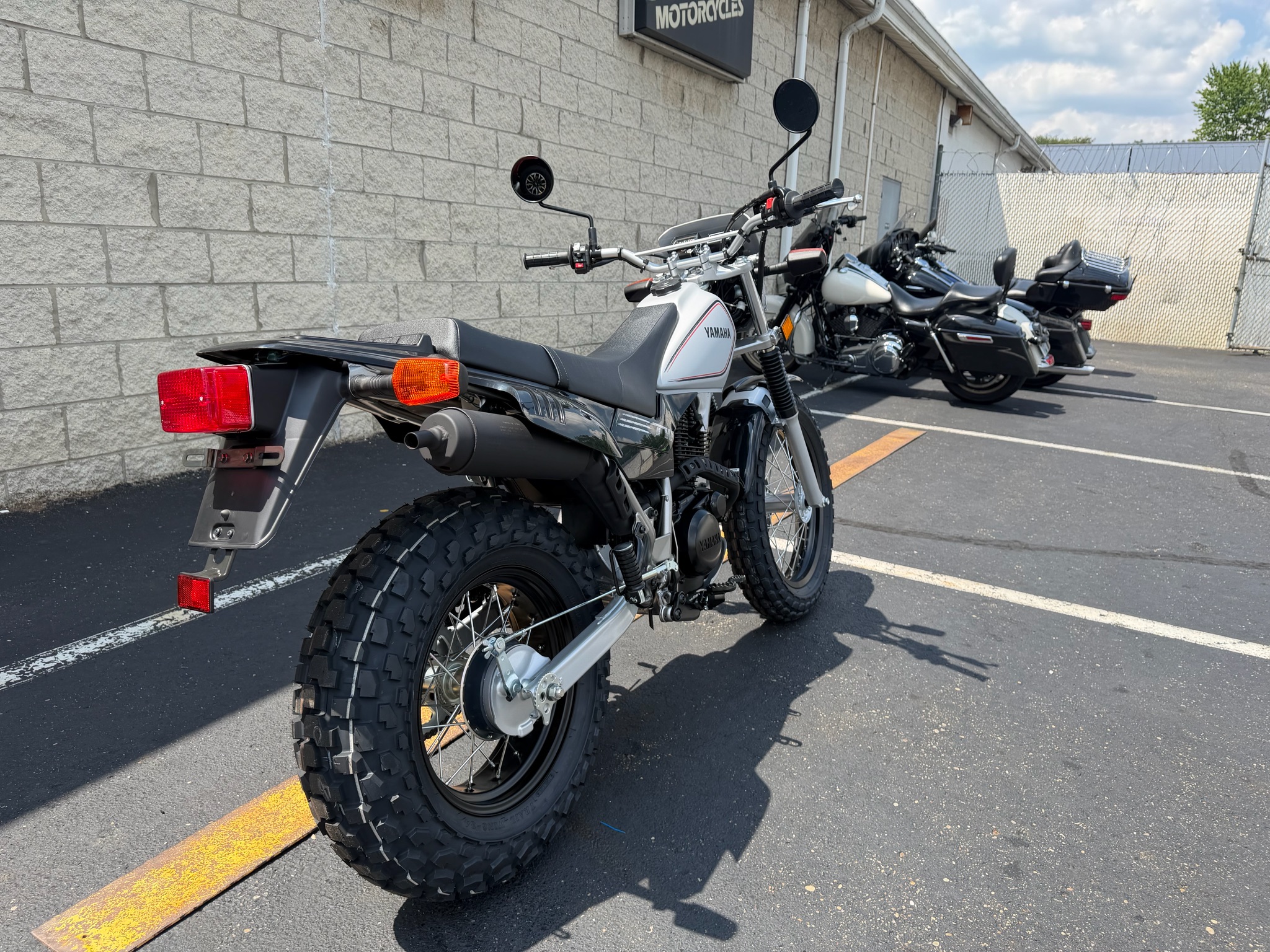 2027 Yamaha TW200 5