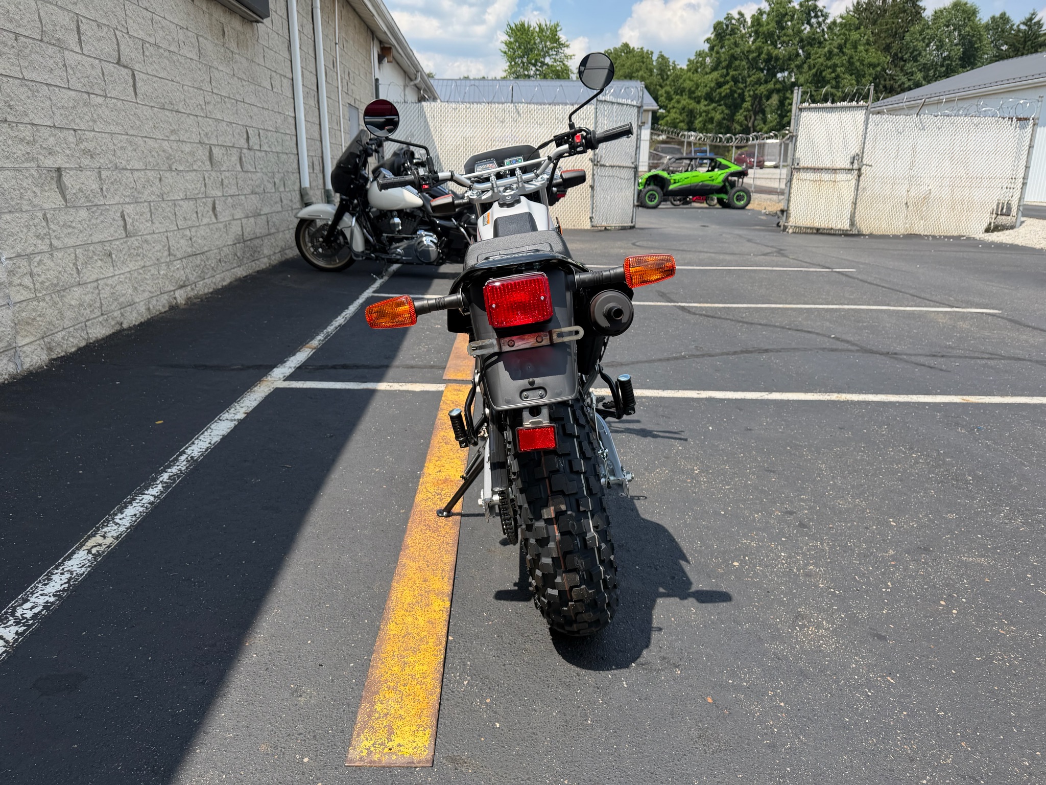 2027 Yamaha TW200 6