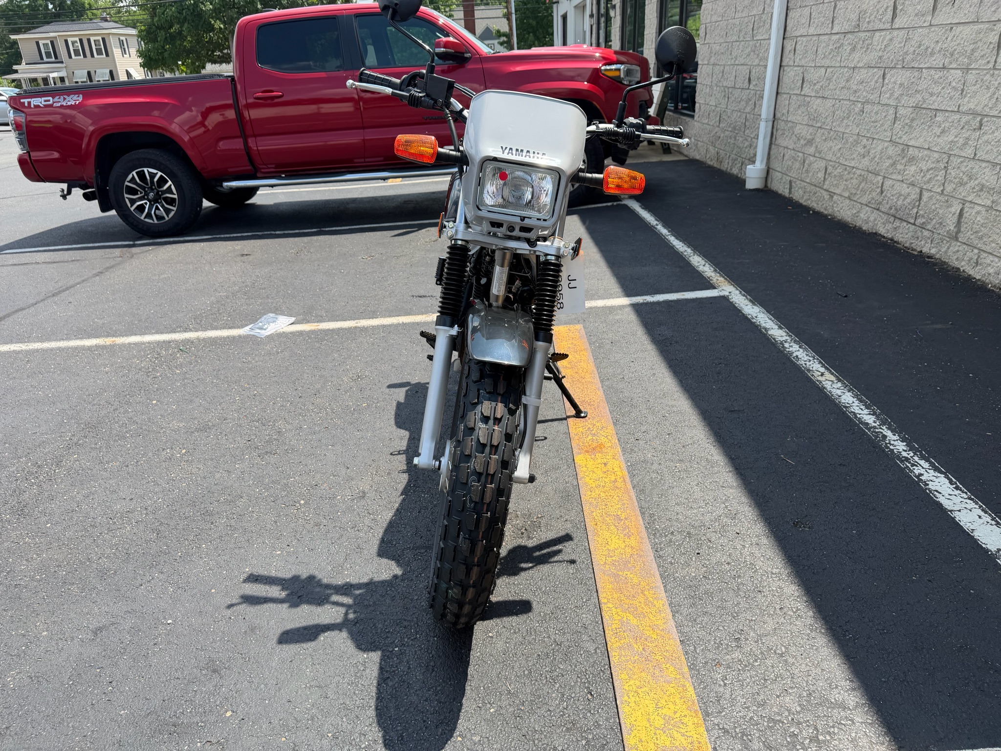 2027 Yamaha TW200 7