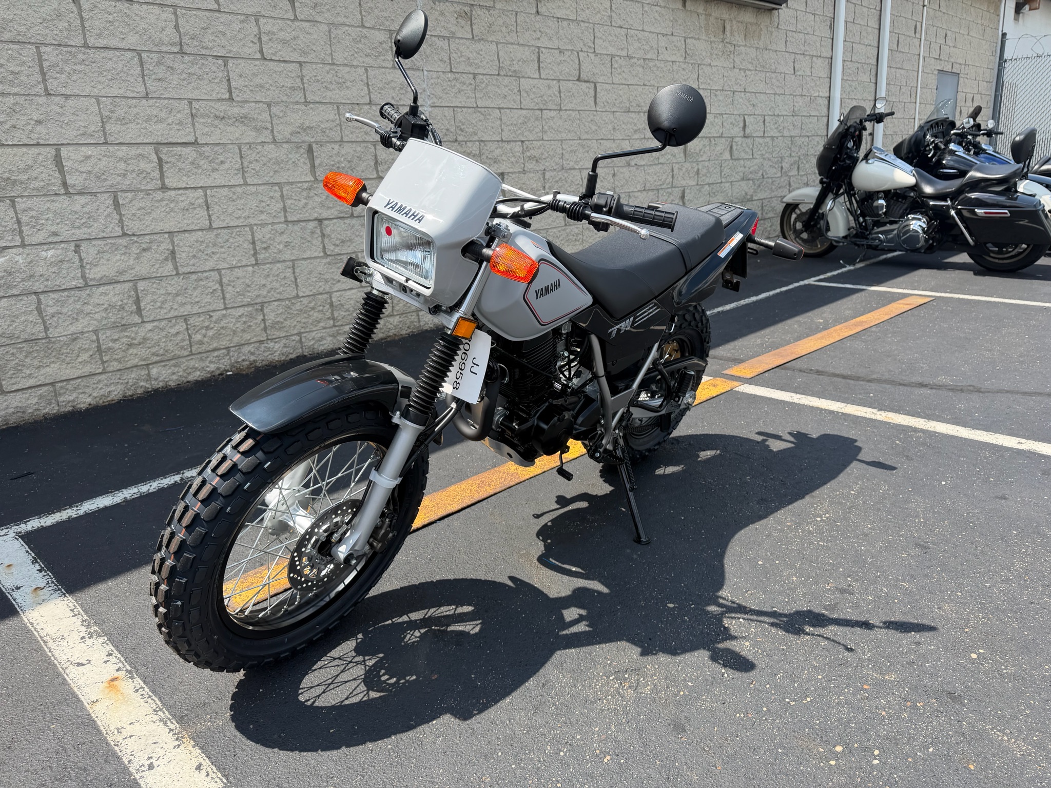 2027 Yamaha TW200 11