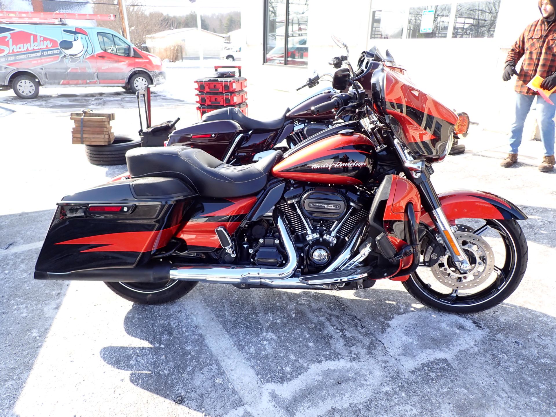 2017 Harley-Davidson CVO™ Street Glide® in Massillon, Ohio - Photo 1