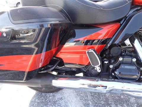 2017 Harley-Davidson CVO™ Street Glide® in Massillon, Ohio - Photo 5