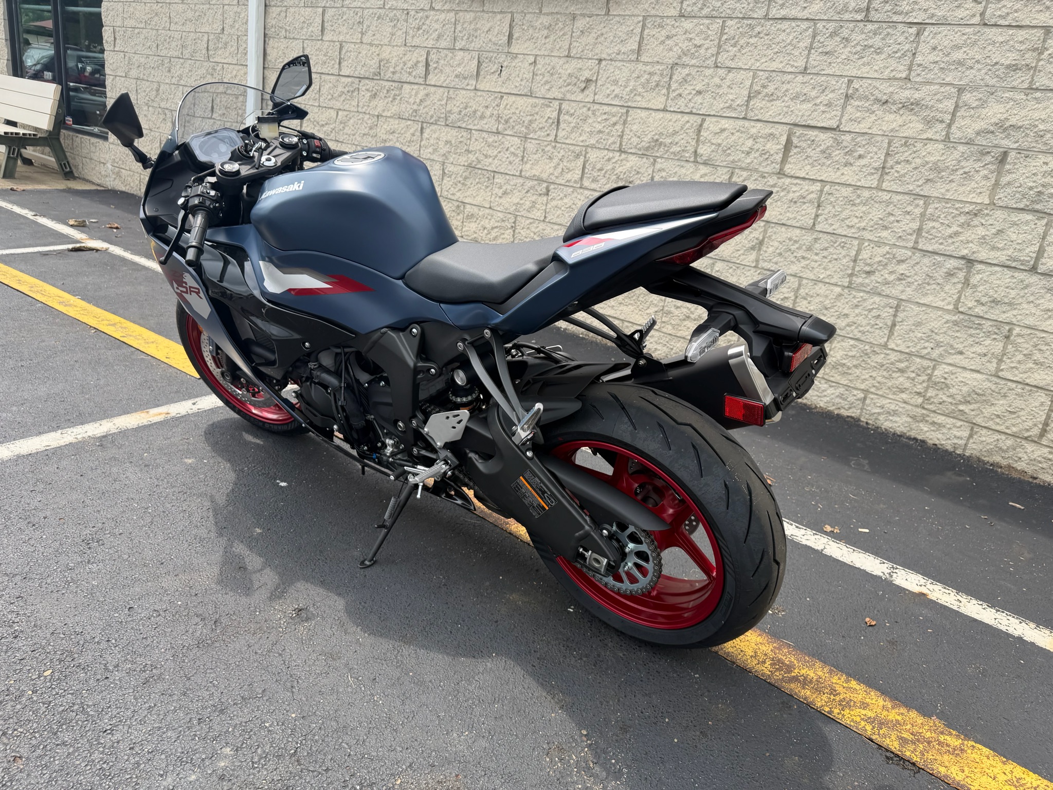 2027 Kawasaki Ninja® ZX-6R ABS 10