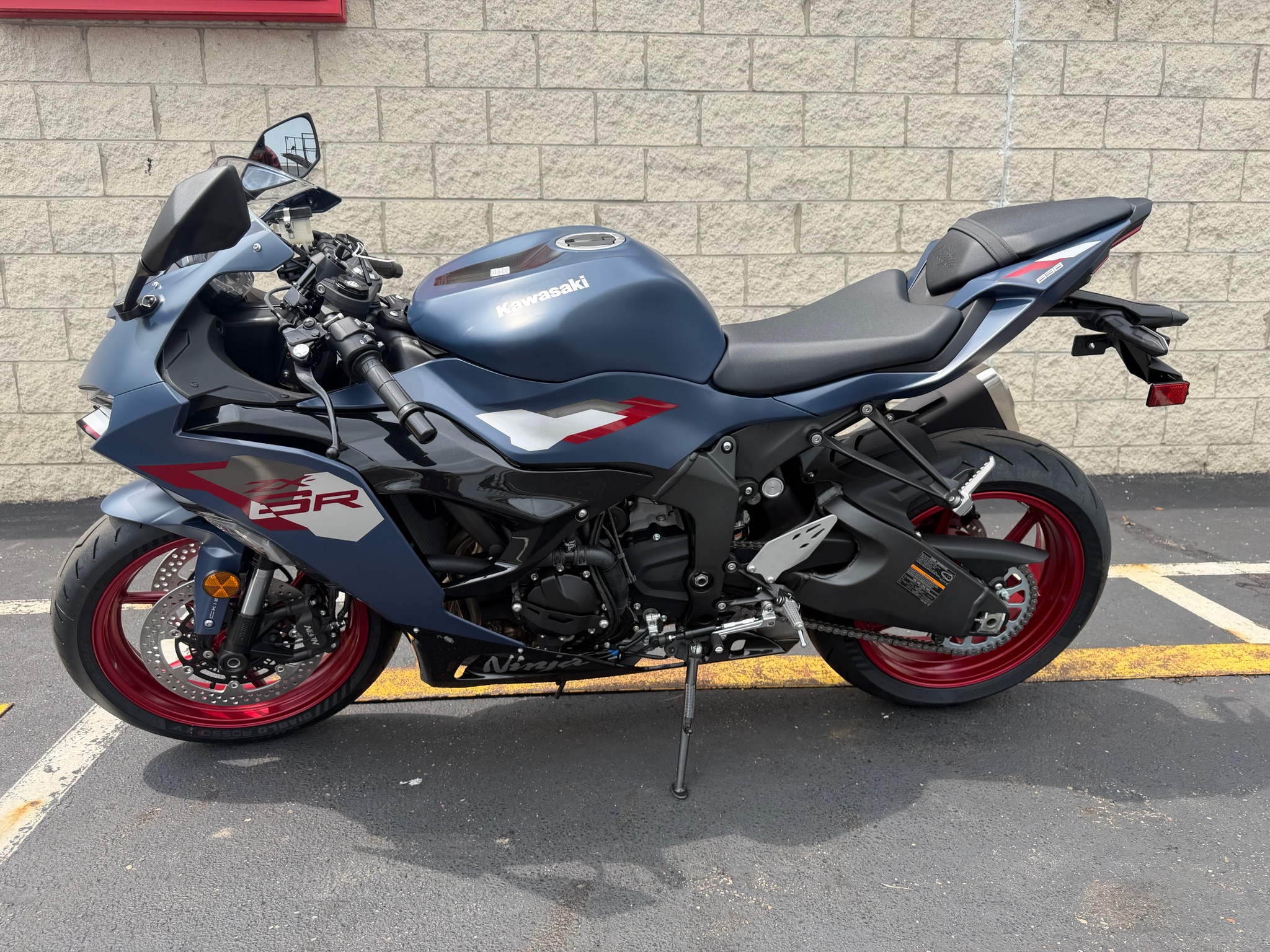 2027 Kawasaki Ninja® ZX-6R ABS 12