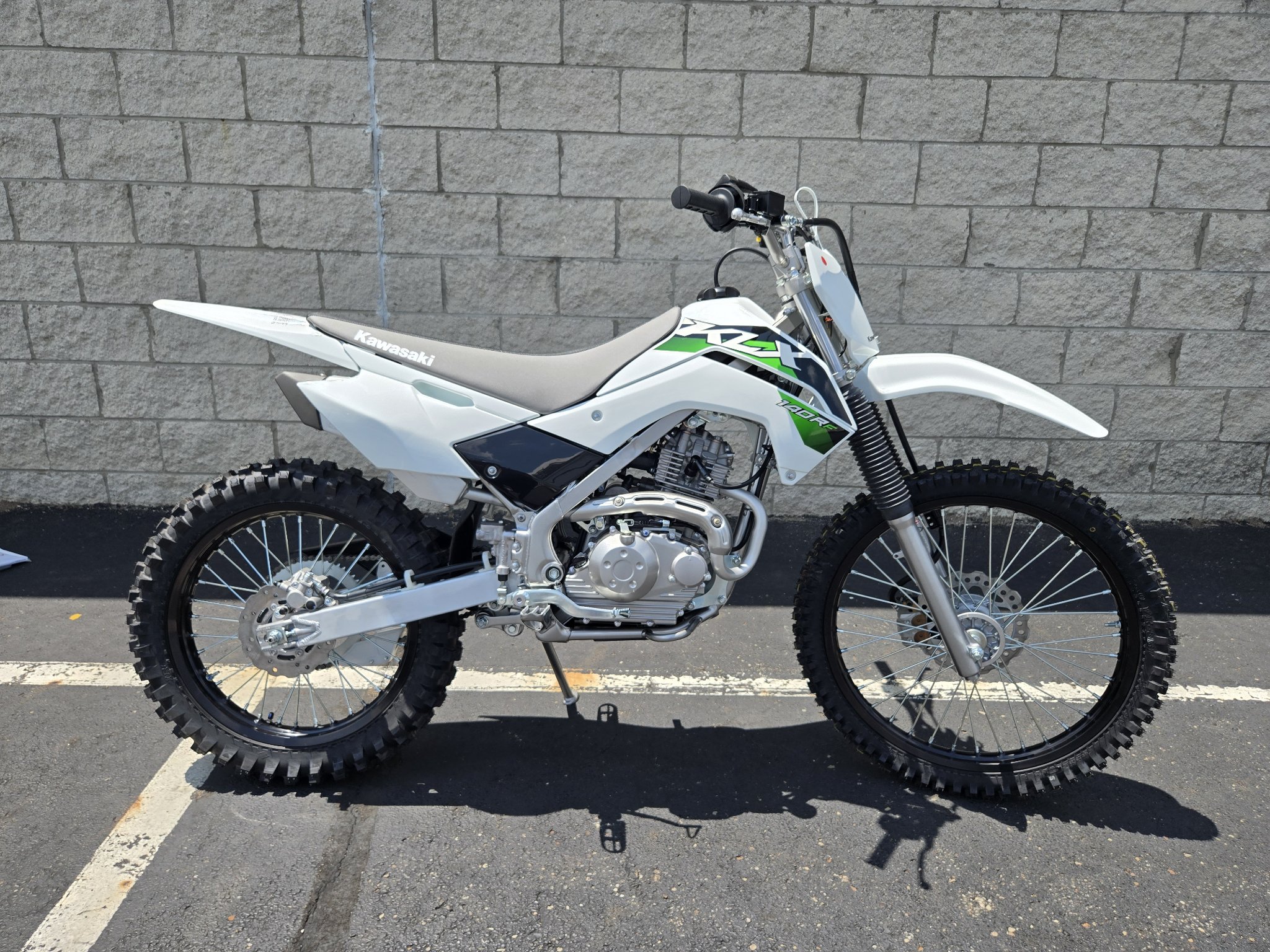 2027 KLX®140R F