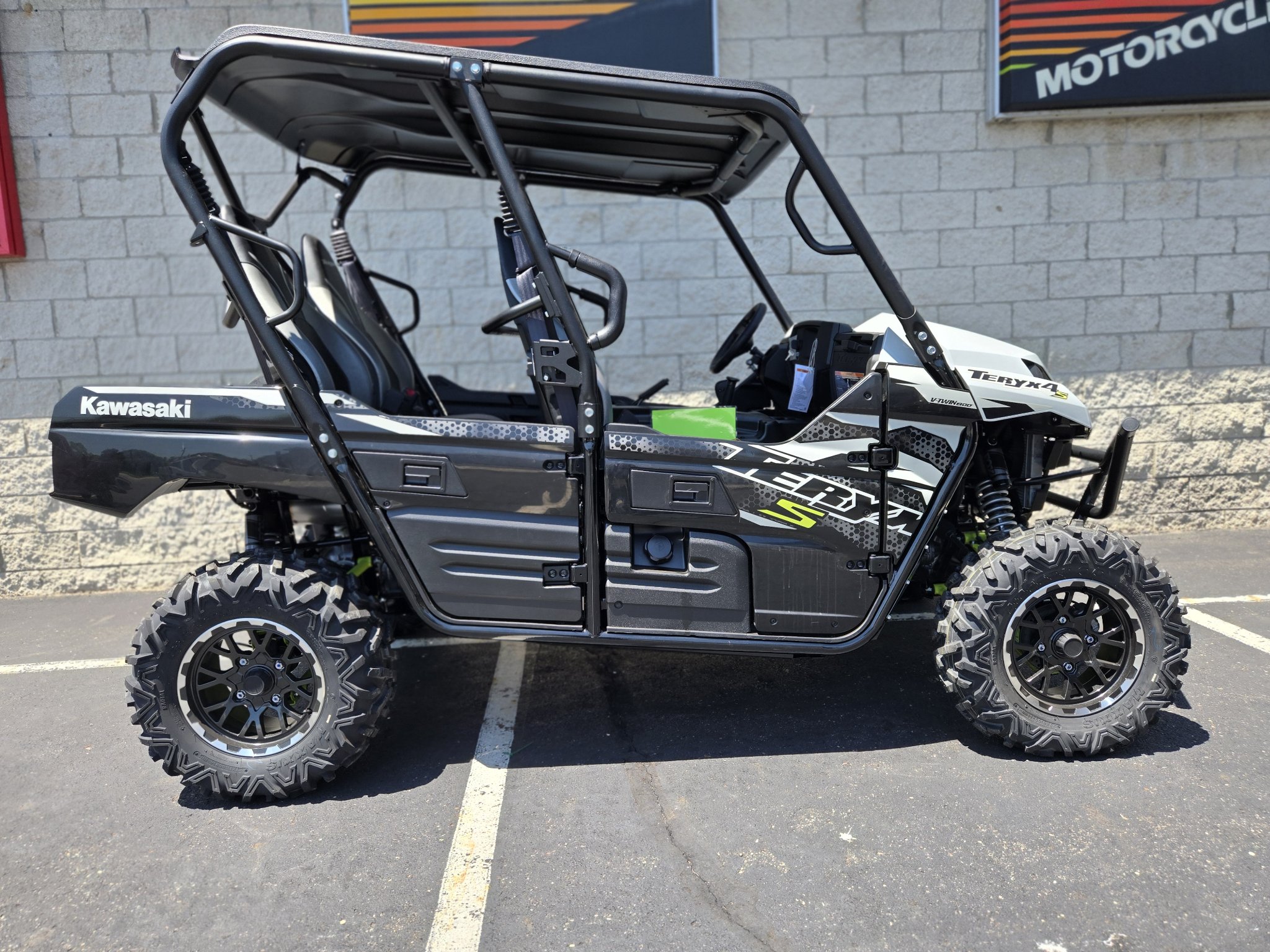 2025 Kawasaki Teryx4 S LE 1