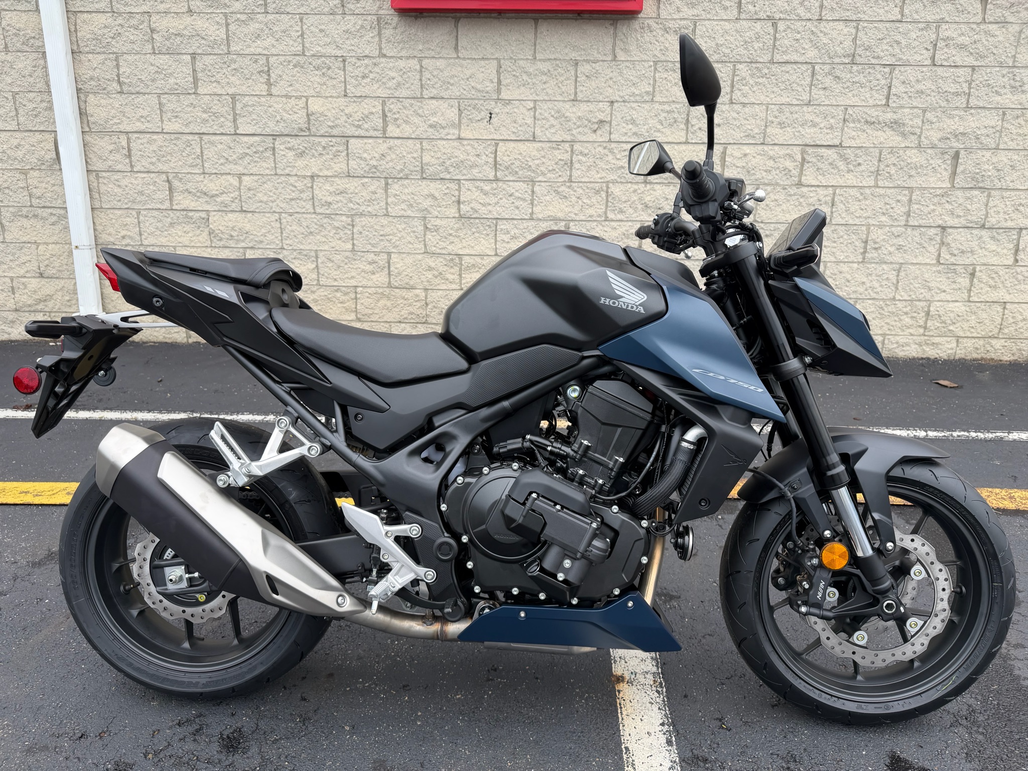 2026 CB750 Hornet E-Clutch