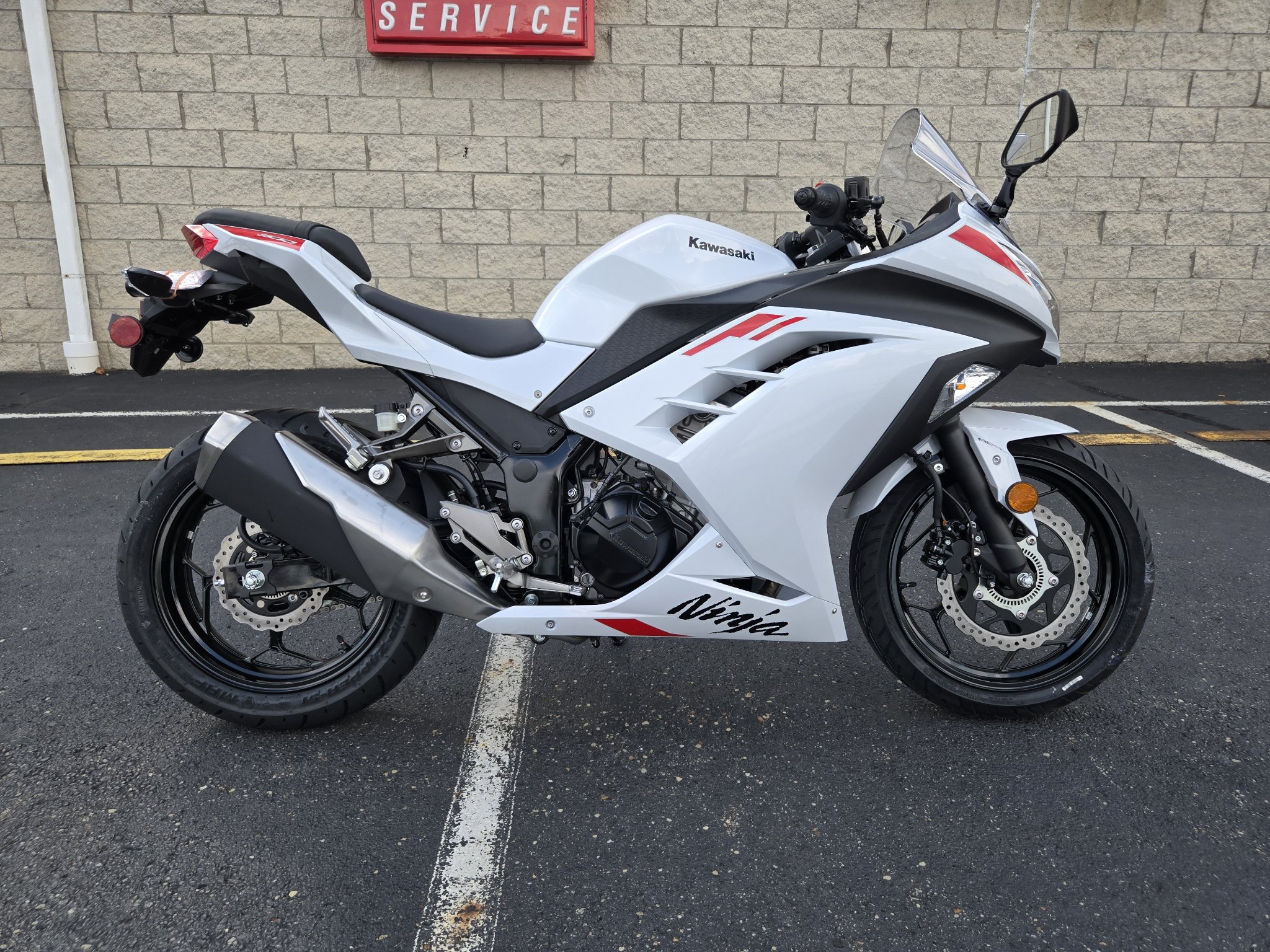 2026 Ninja® 300 ABS