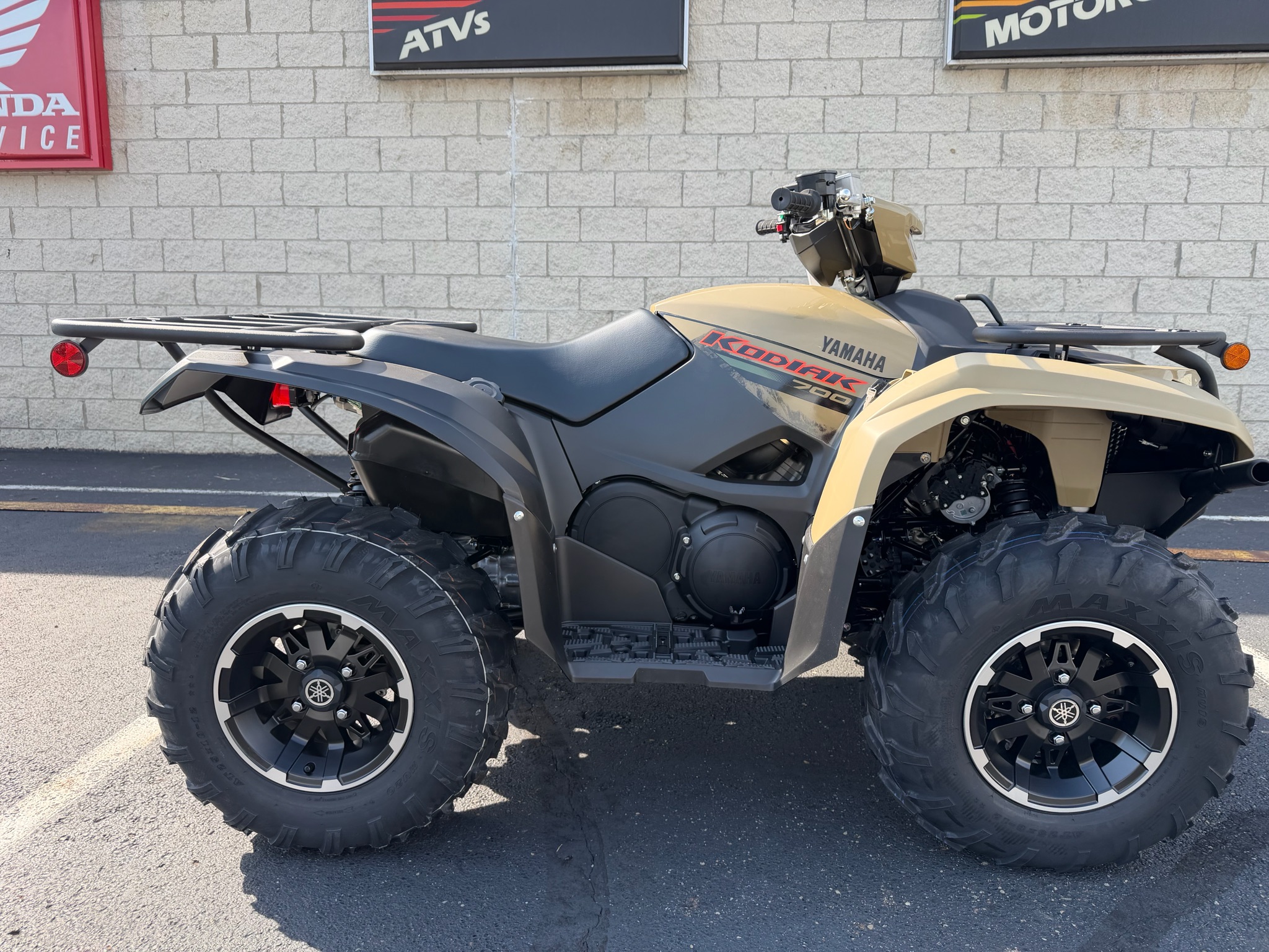 2027 Kodiak 700 EPS XT-R