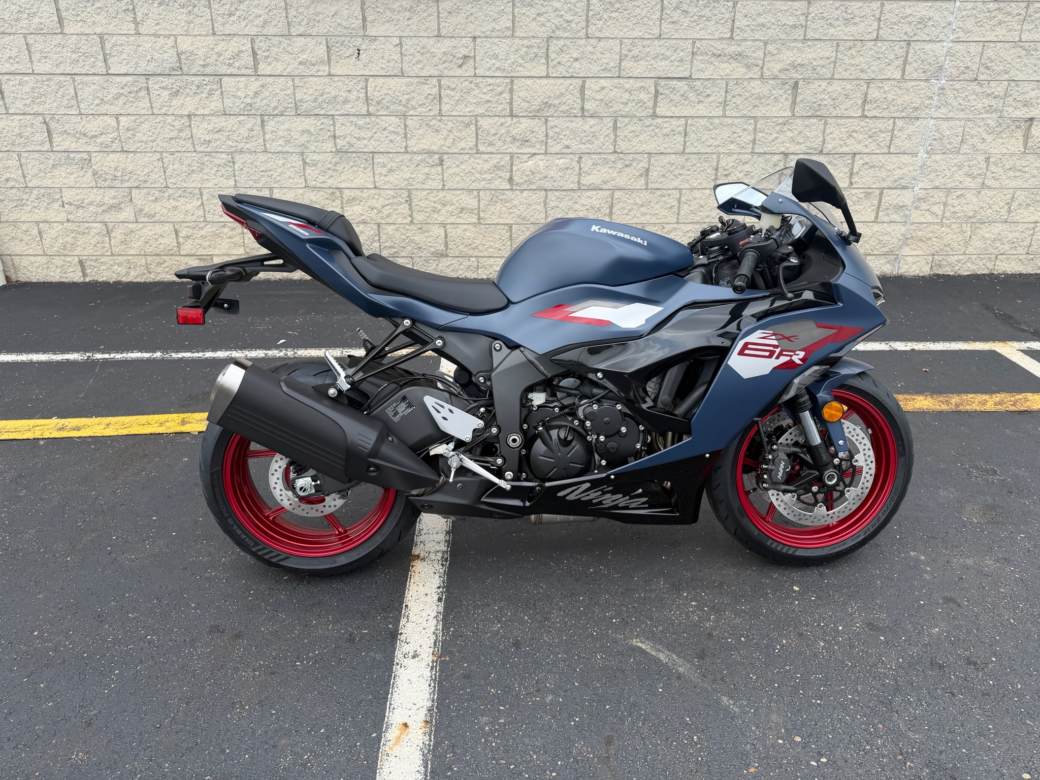 2027 Ninja® ZX-6R