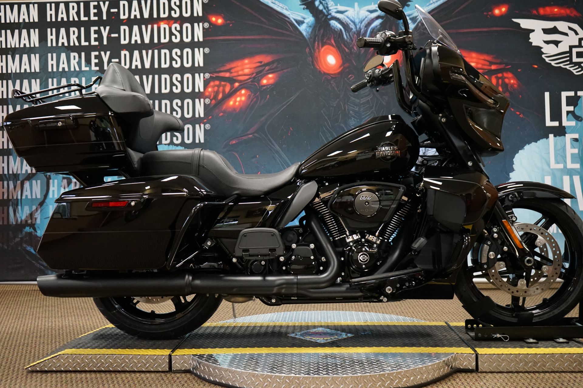 New 2025 Harley-Davidson Street Glide® Ultra Vivid Black (Black