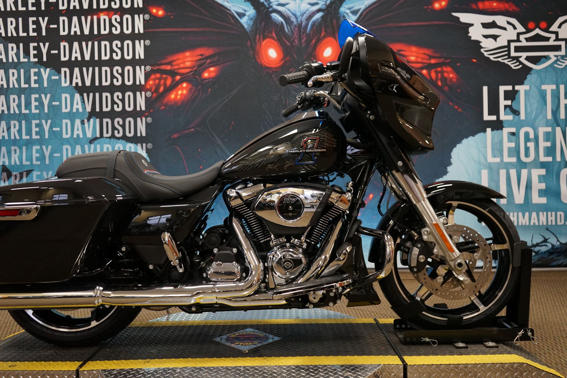 【Em】Harley Davidson 38 New 2026 Harley-Davidson Street Glide® Midnight Ember Chrome Two
