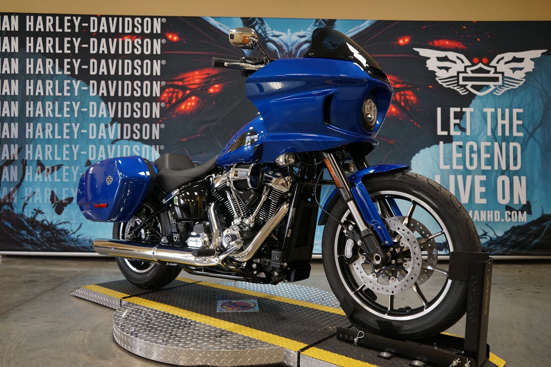 New 2025 Harley-Davidson Low Rider® ST Blue Burst (Chrome Finish