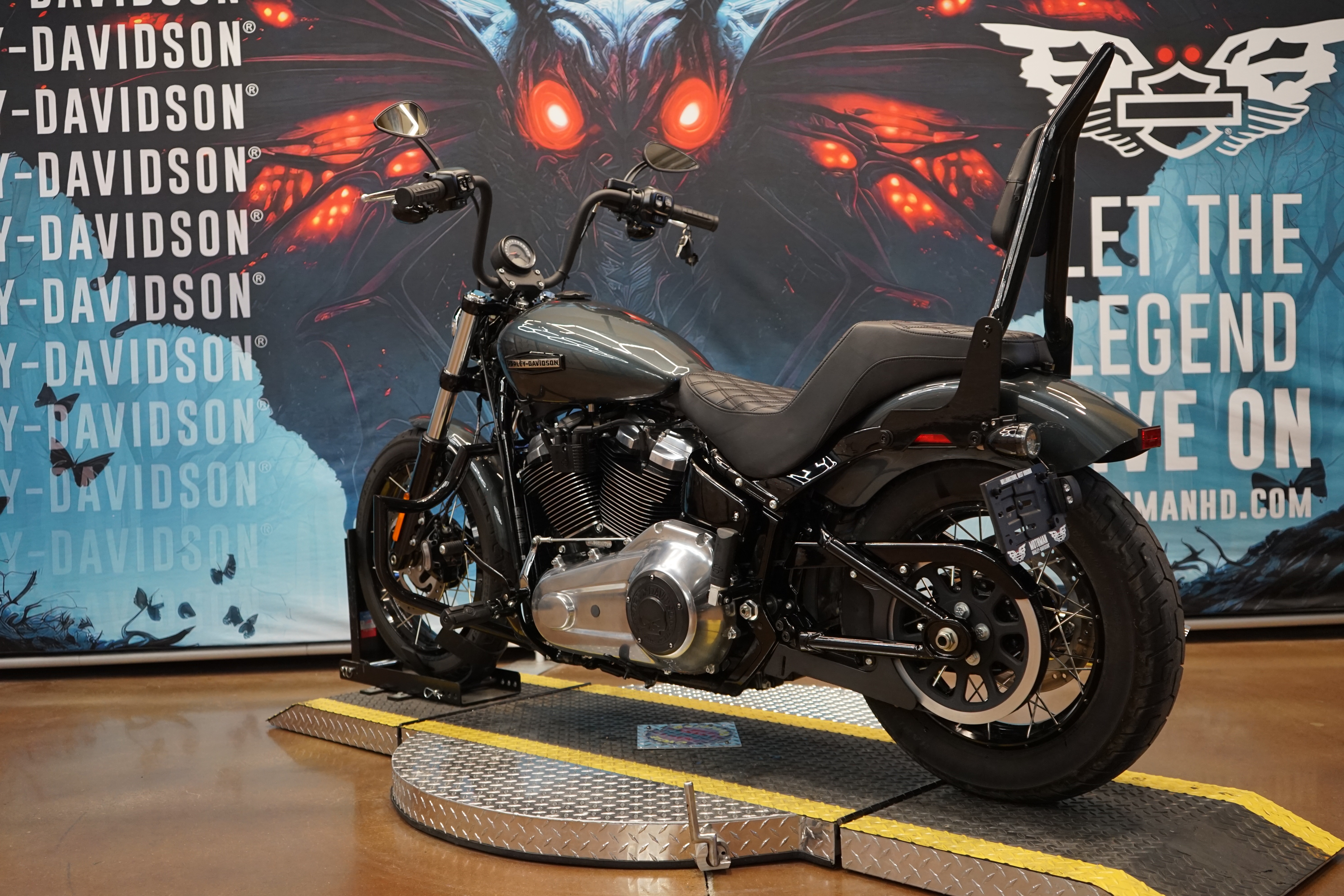 2025 Harley-Davidson Street Bob® 6