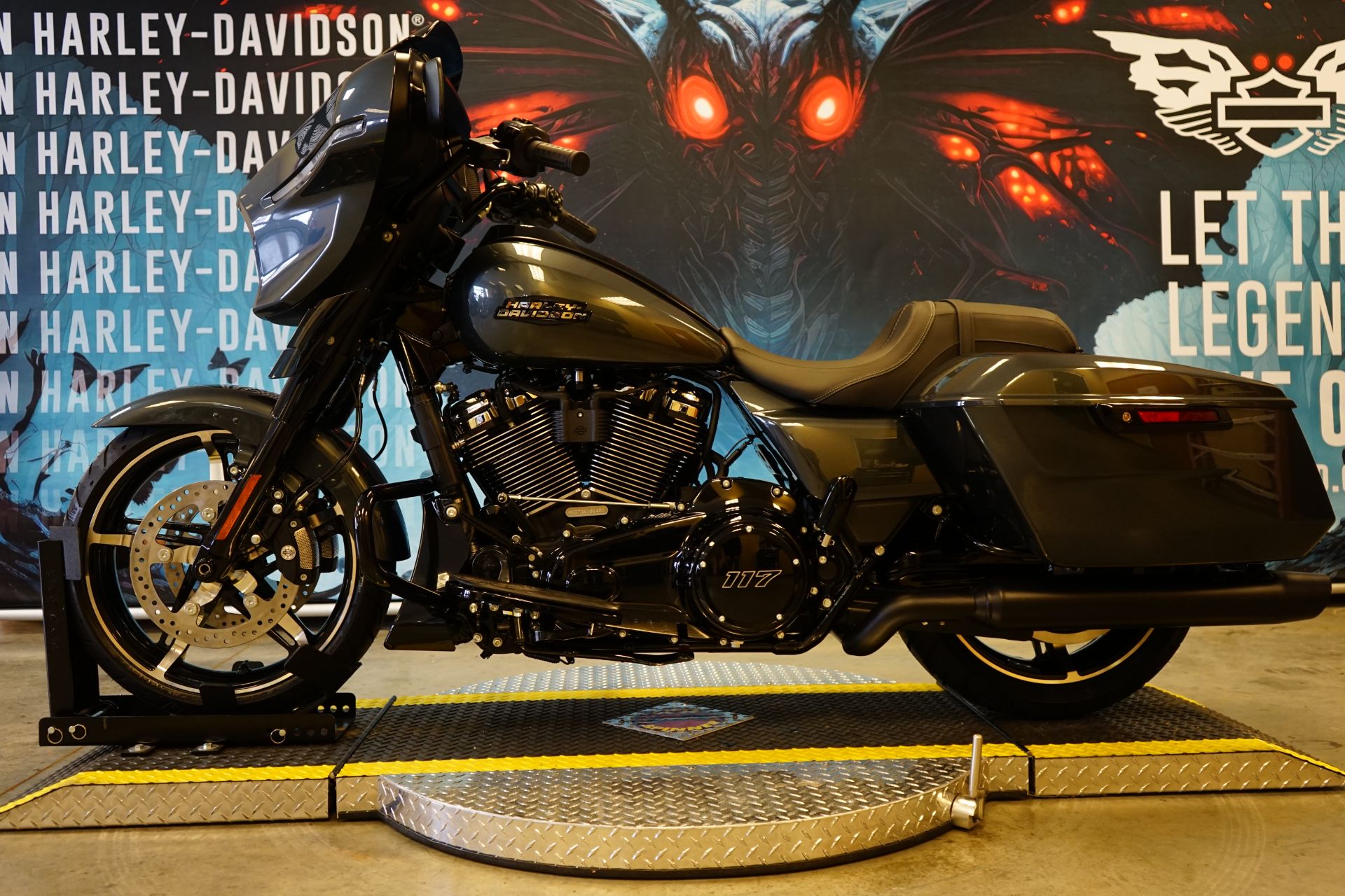 New 2025 Harley-Davidson Street Bob® Motorcycle - Specs