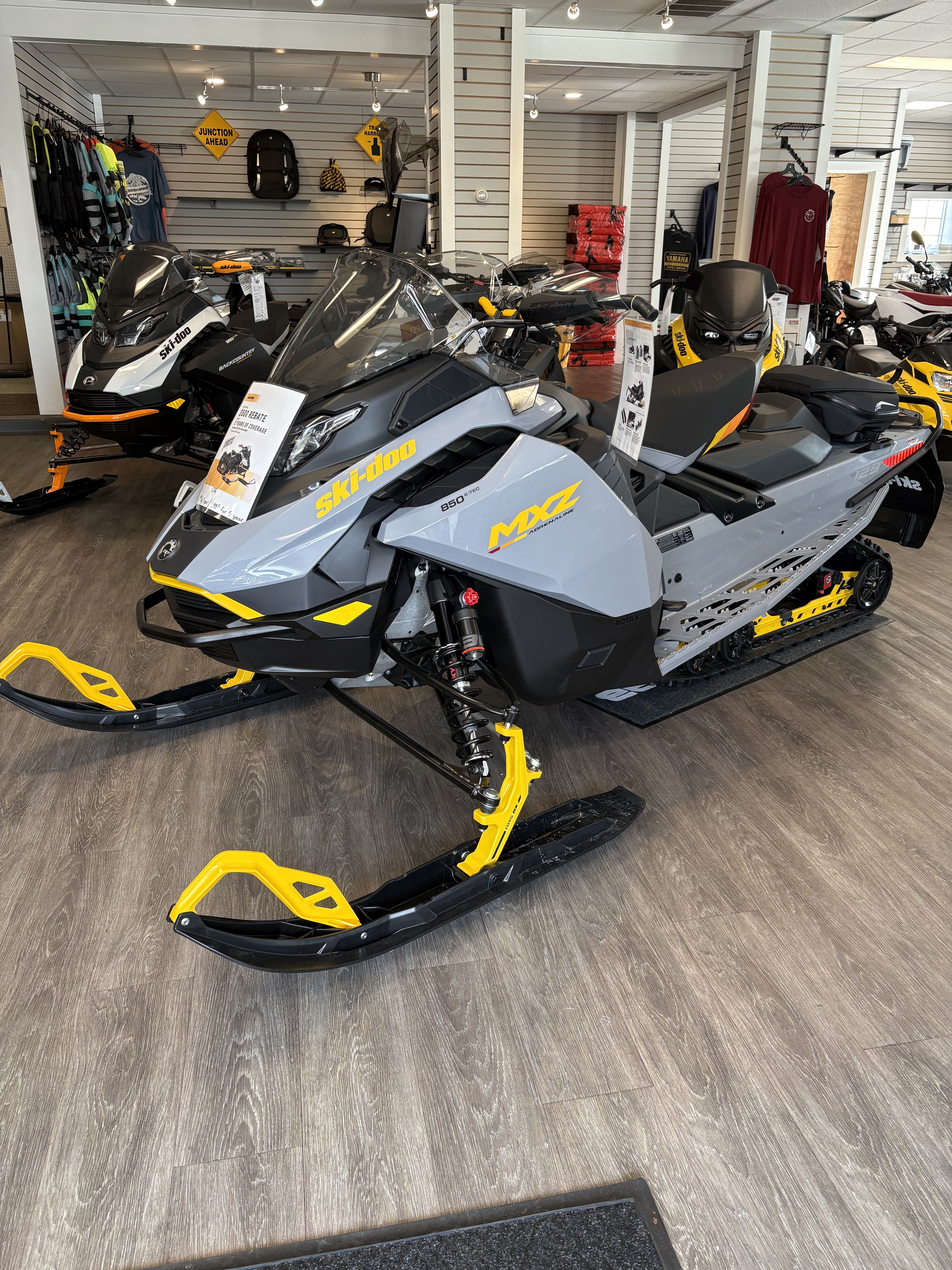 New 2026 Ski-Doo MXZ Adrenaline w/ Blizzard Package 129 850 E-TEC