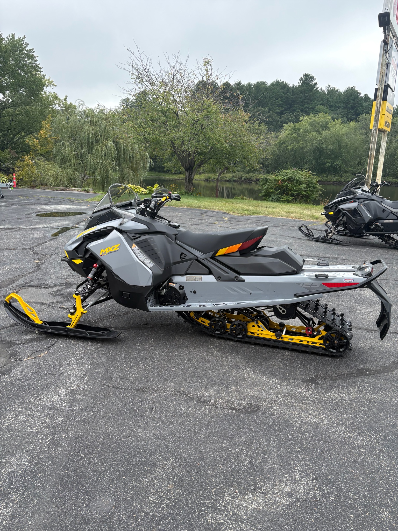 2026 Ski-Doo MXZ Adrenaline w/ Blizzard Package 129 850 E-TEC E 2