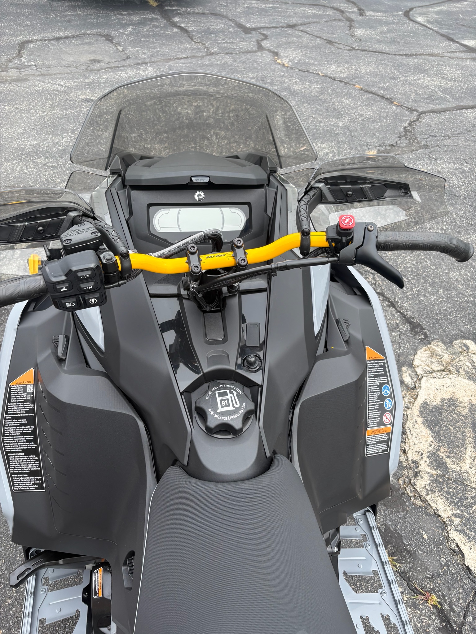 2026 Ski-Doo MXZ Adrenaline w/ Blizzard Package 129 850 E-TEC E 8