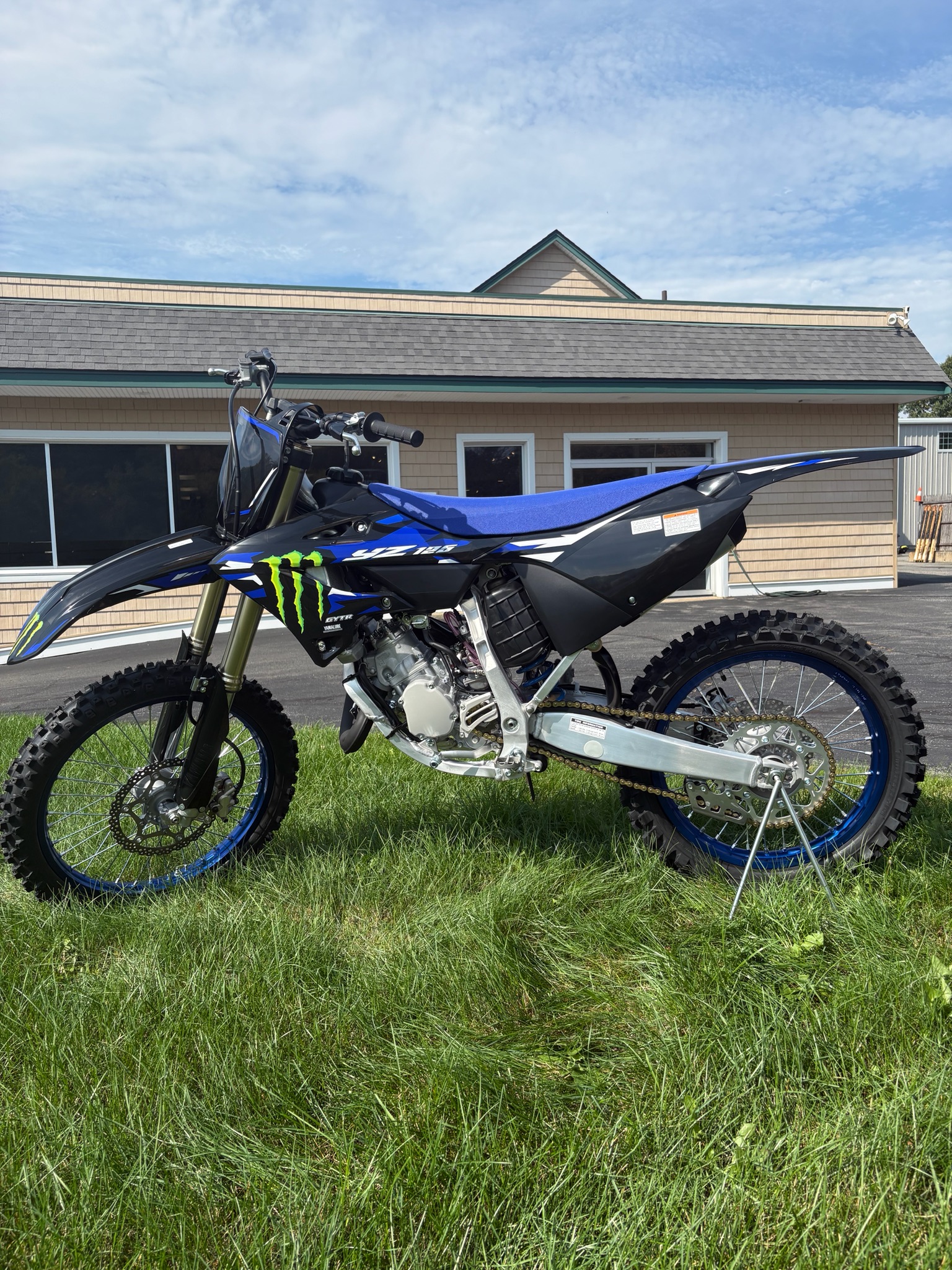 2027 Yamaha YZ125 Monster Energy Edition 4