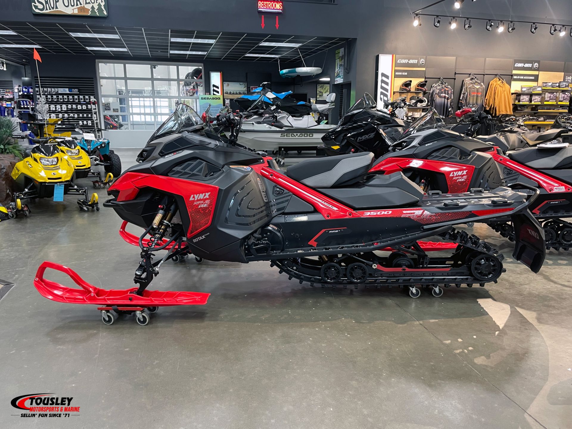 New 2025 LYNX Rave RE 600R E-TEC Ice Ripper XT 1.5 M.S. / E.S.