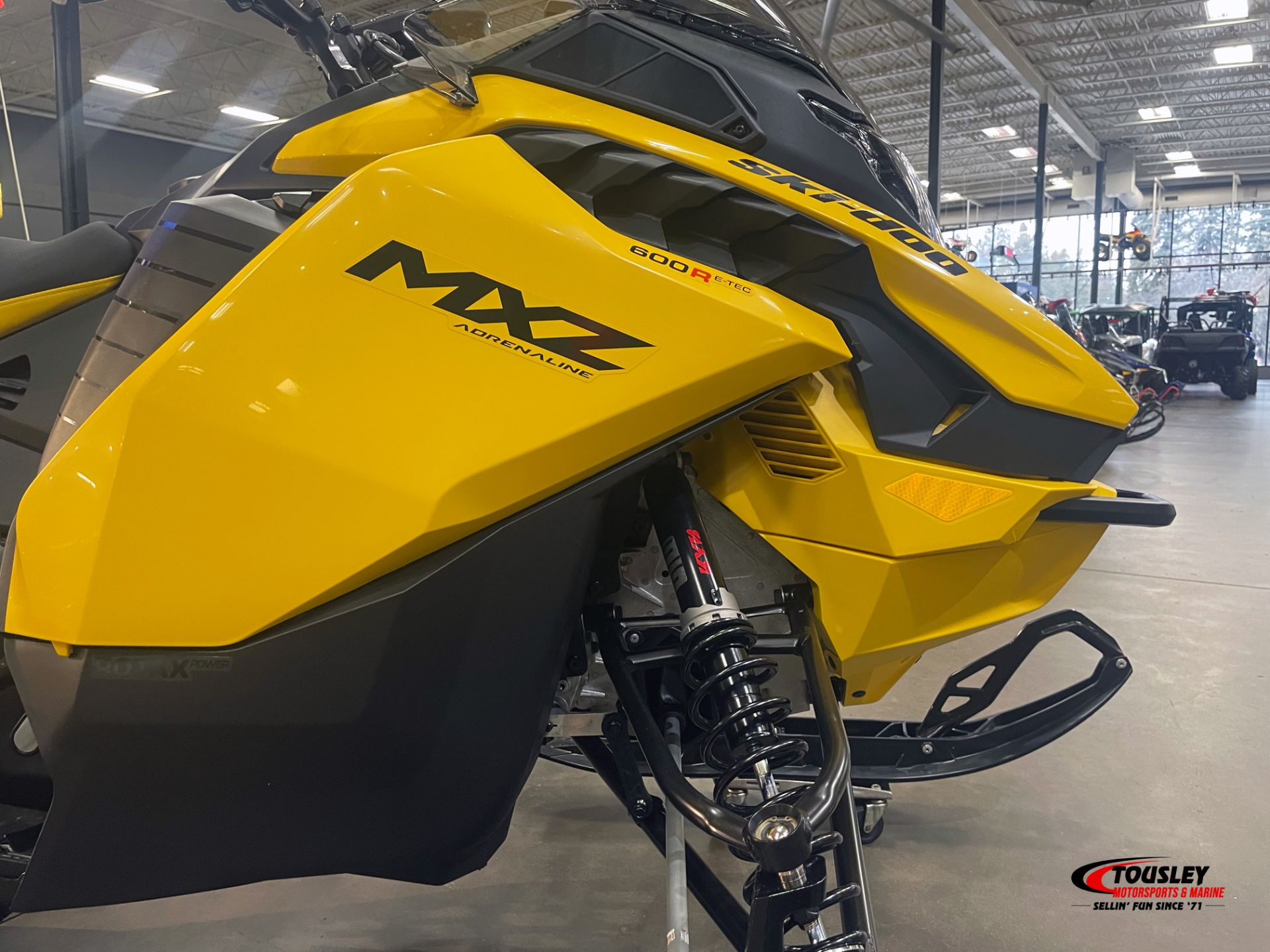 2025 Ski-Doo MXZ Adrenaline 129 600R E-TEC ES Ripsaw 1.25 3
