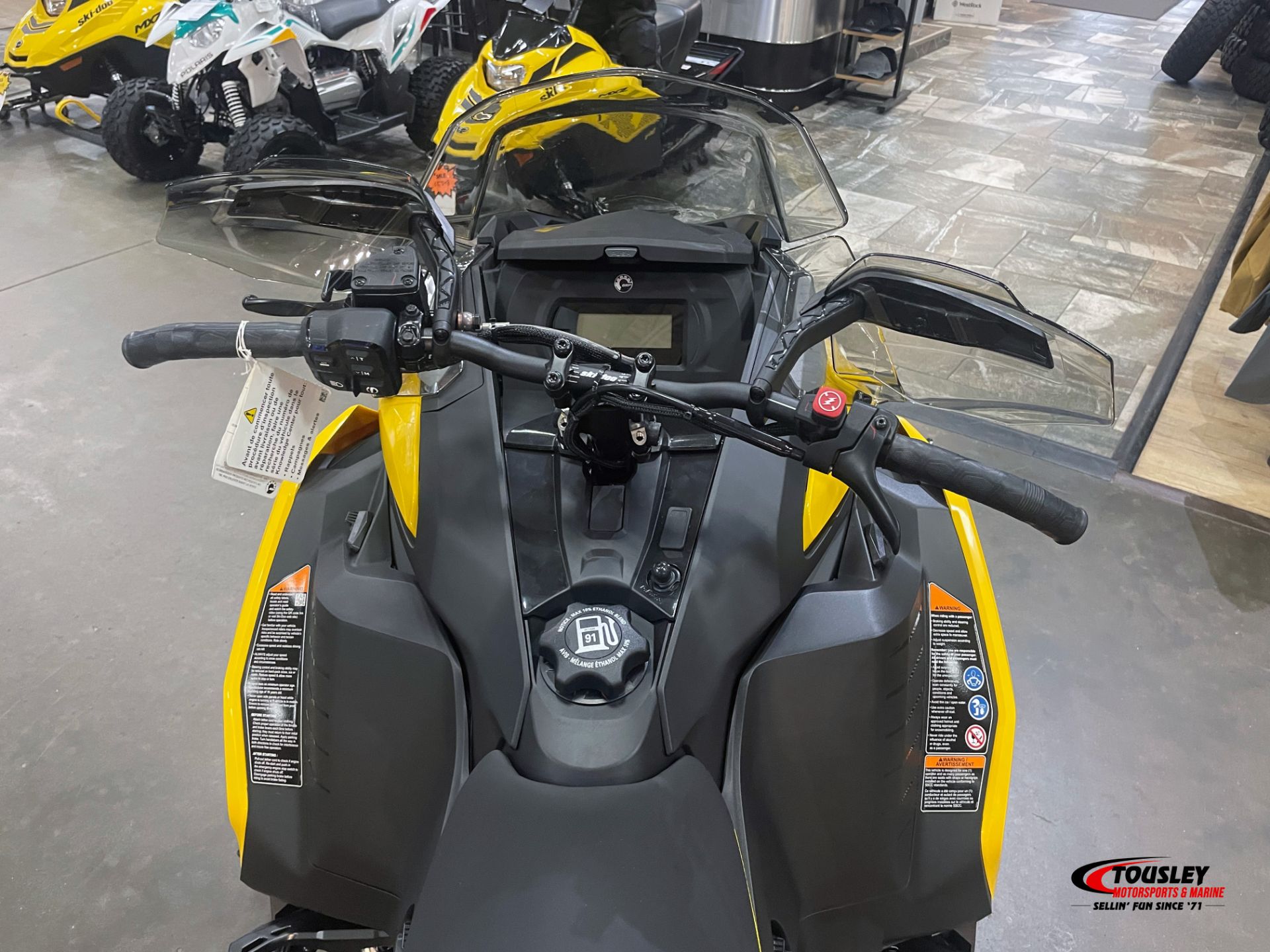 2025 Ski-Doo MXZ Adrenaline 129 600R E-TEC ES Ripsaw 1.25 5