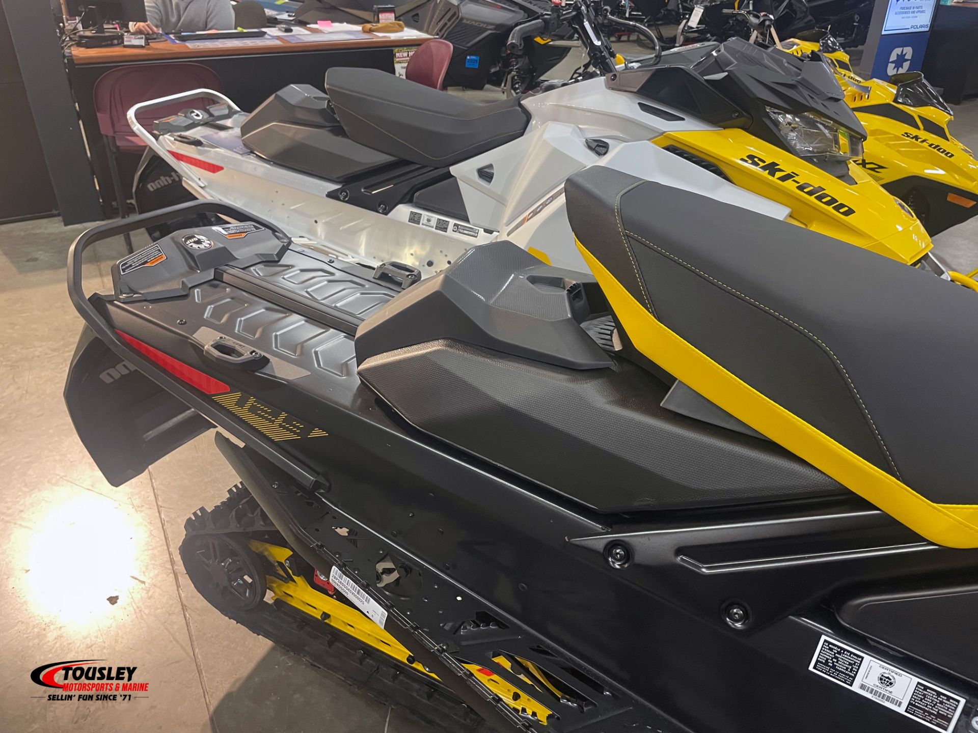 2025 Ski-Doo MXZ Adrenaline 129 600R E-TEC ES Ripsaw 1.25 6