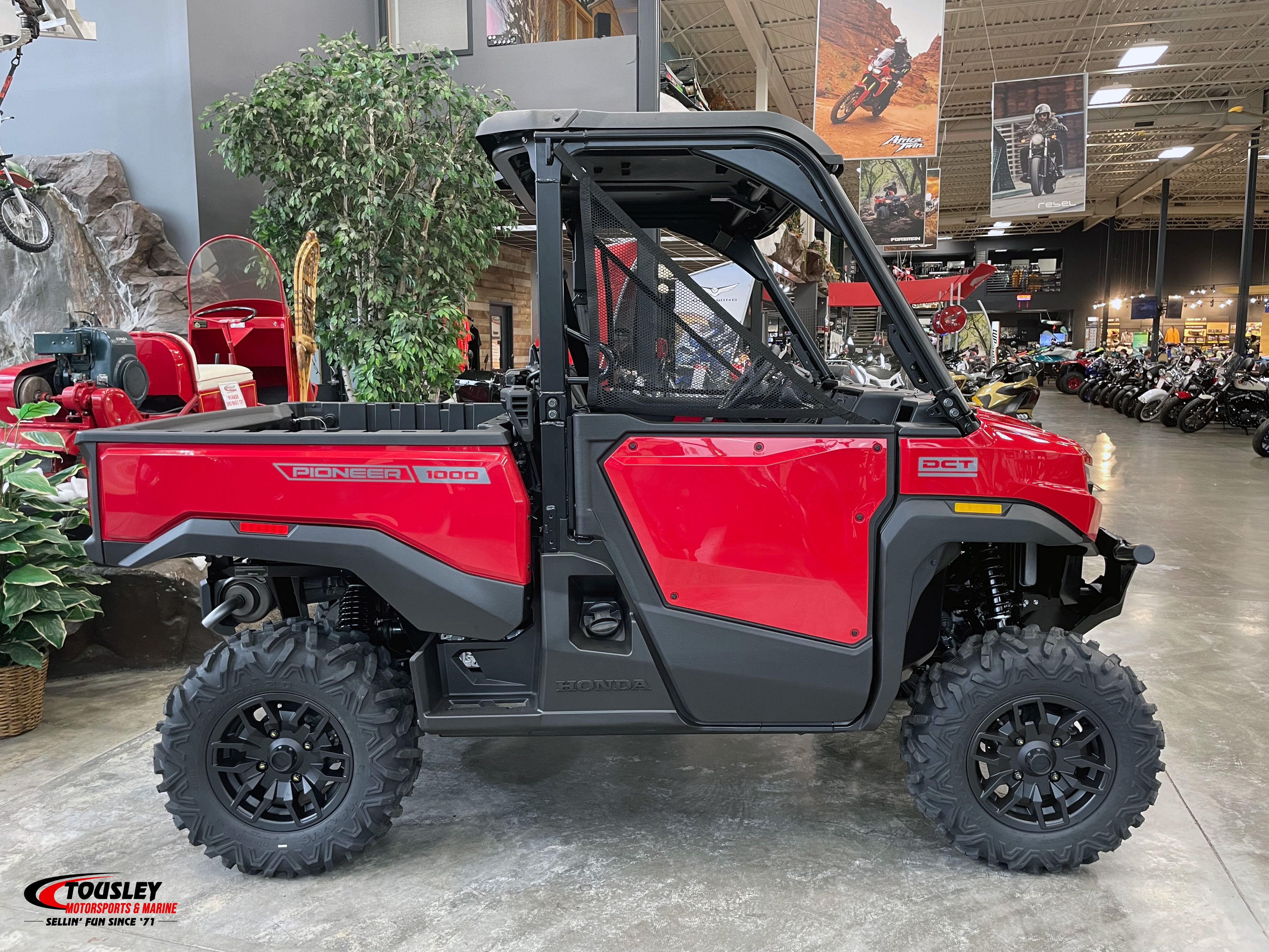 2026 Honda Pioneer 1000 Deluxe 1