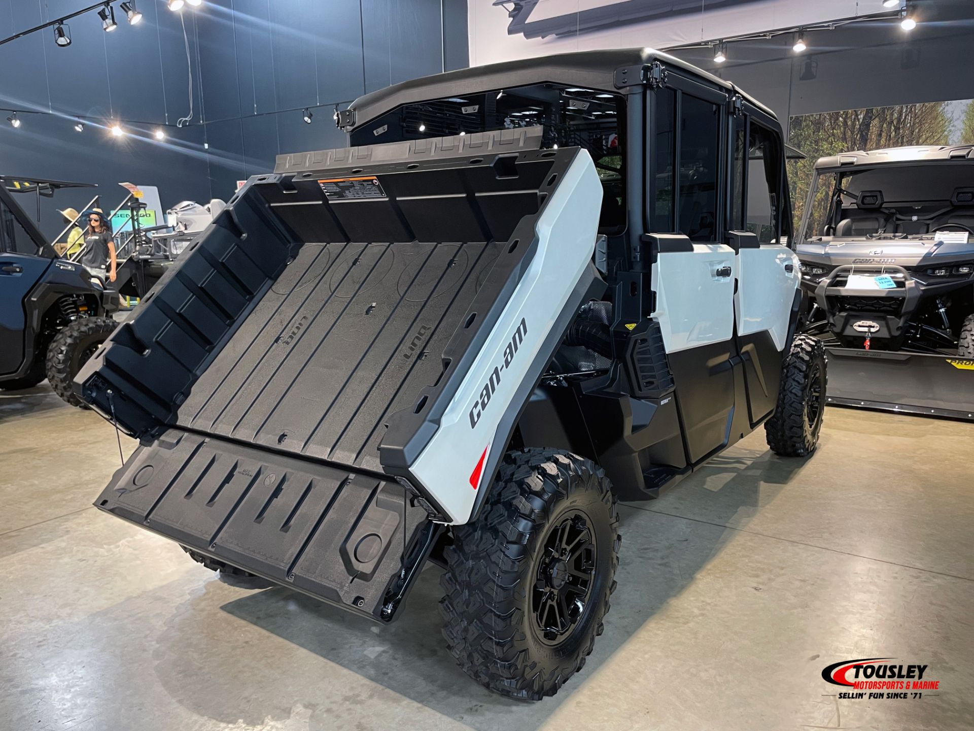 2026 Can-Am™ Defender MAX Limited HD11 3