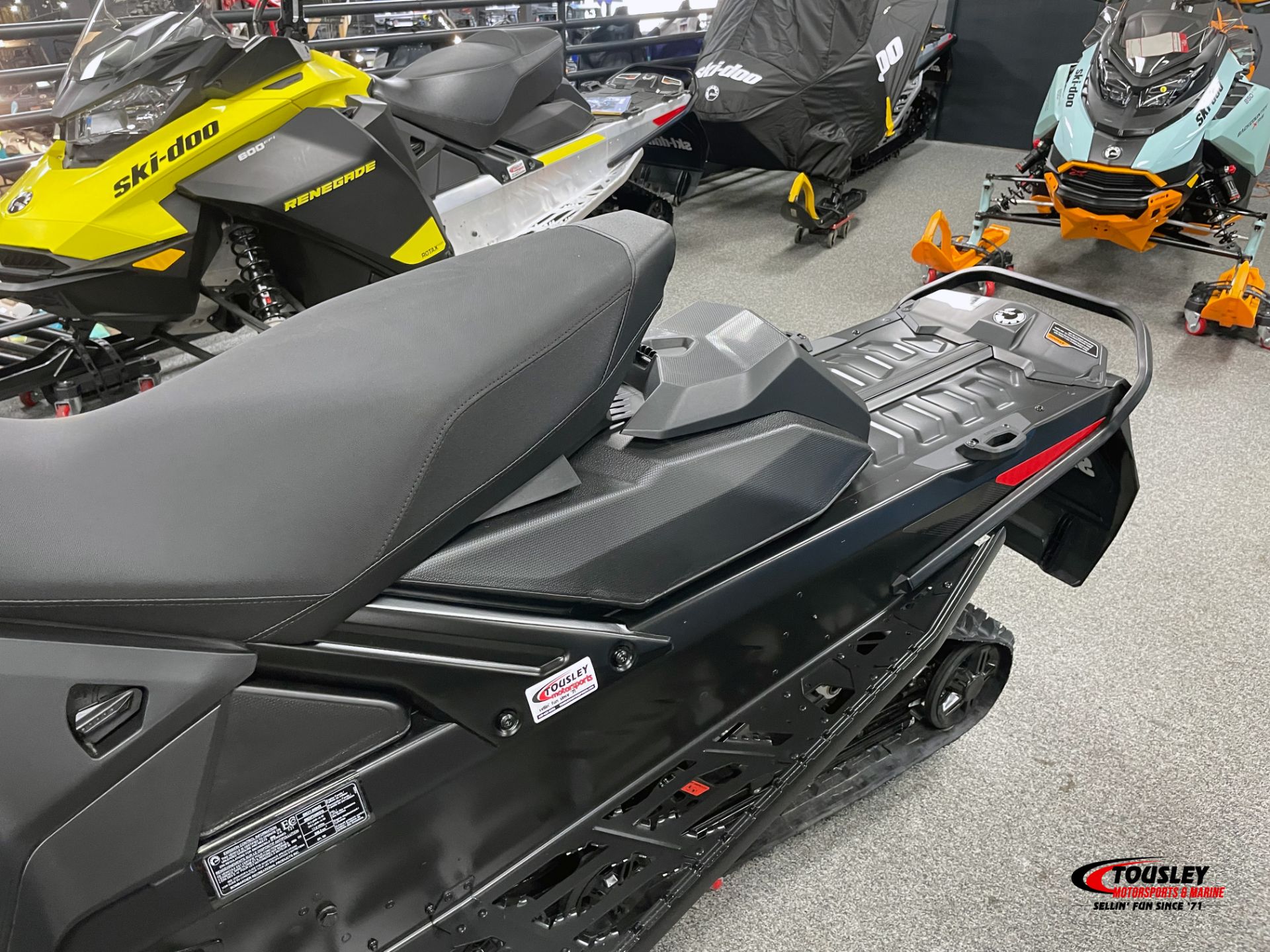 New 2025 Ski-Doo MXZ Adrenaline 129 850 E-TEC ES Ripsaw 1.25