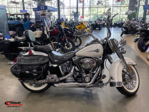 2004 Harley-Davidson FLSTC/FLSTCI Heritage Softail Classic — photo 1 of 6